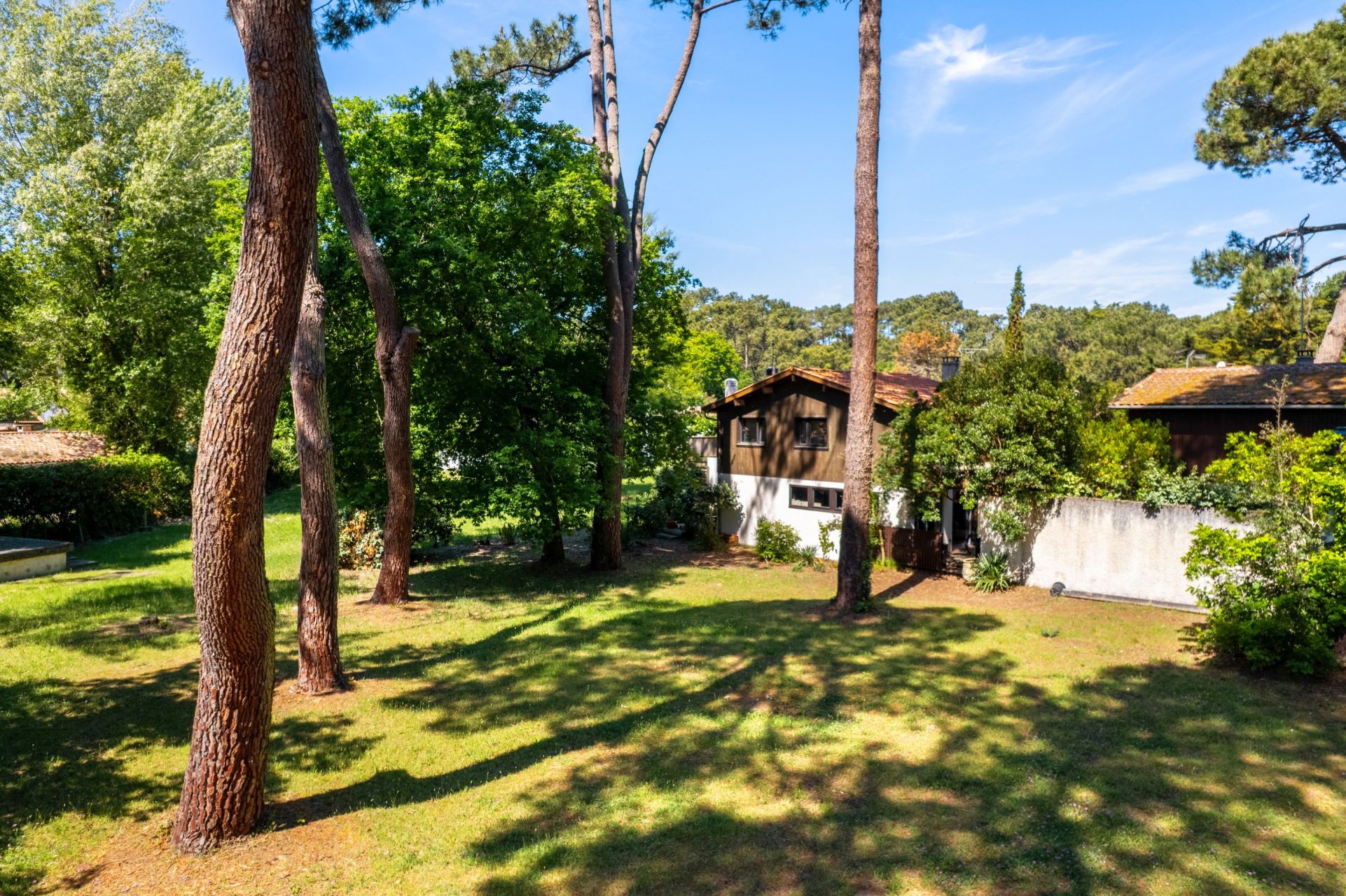 luxury house 4 Rooms for sale on CAP FERRET (33970)