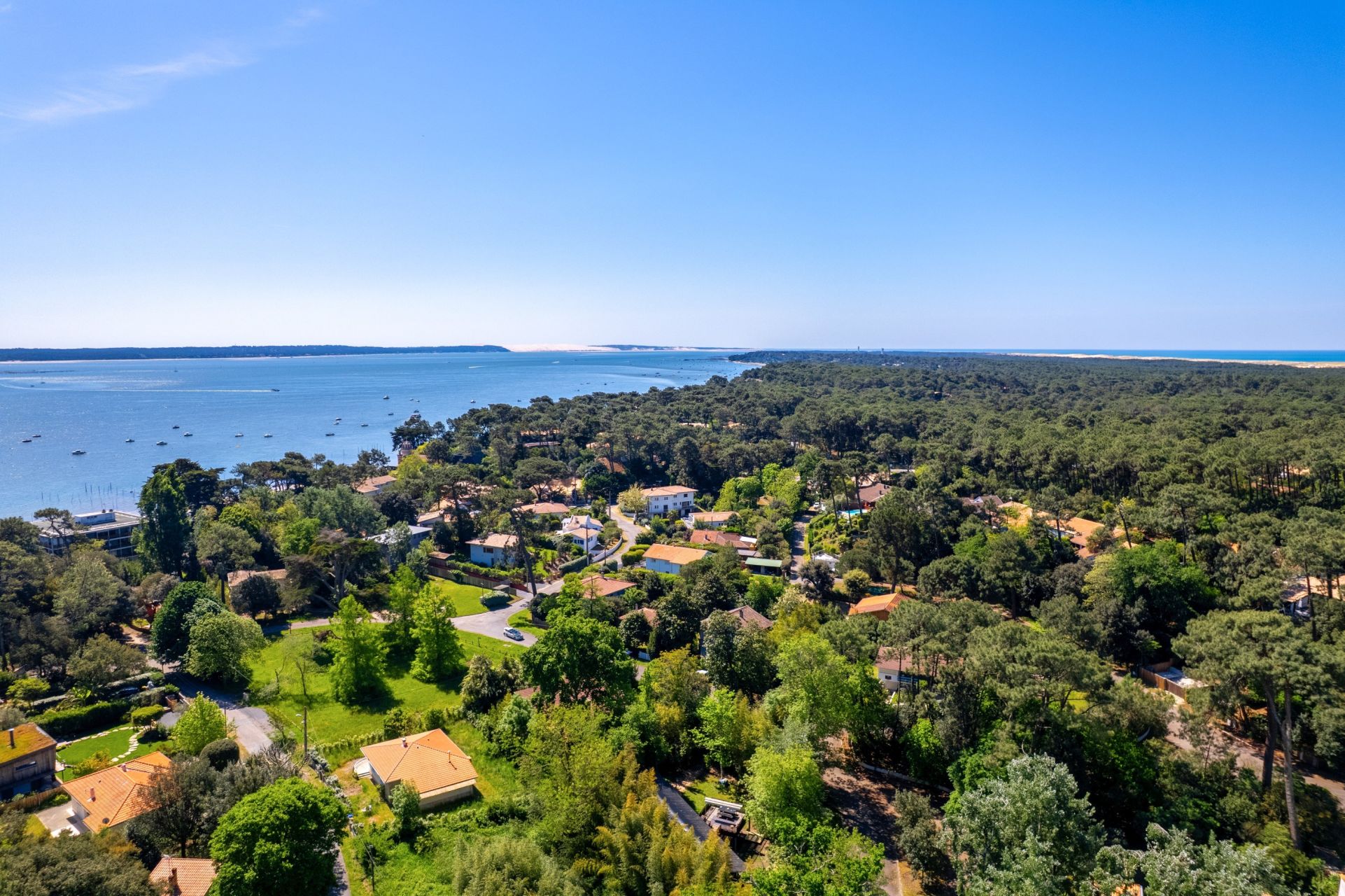 luxury house 4 Rooms for sale on CAP FERRET (33970)