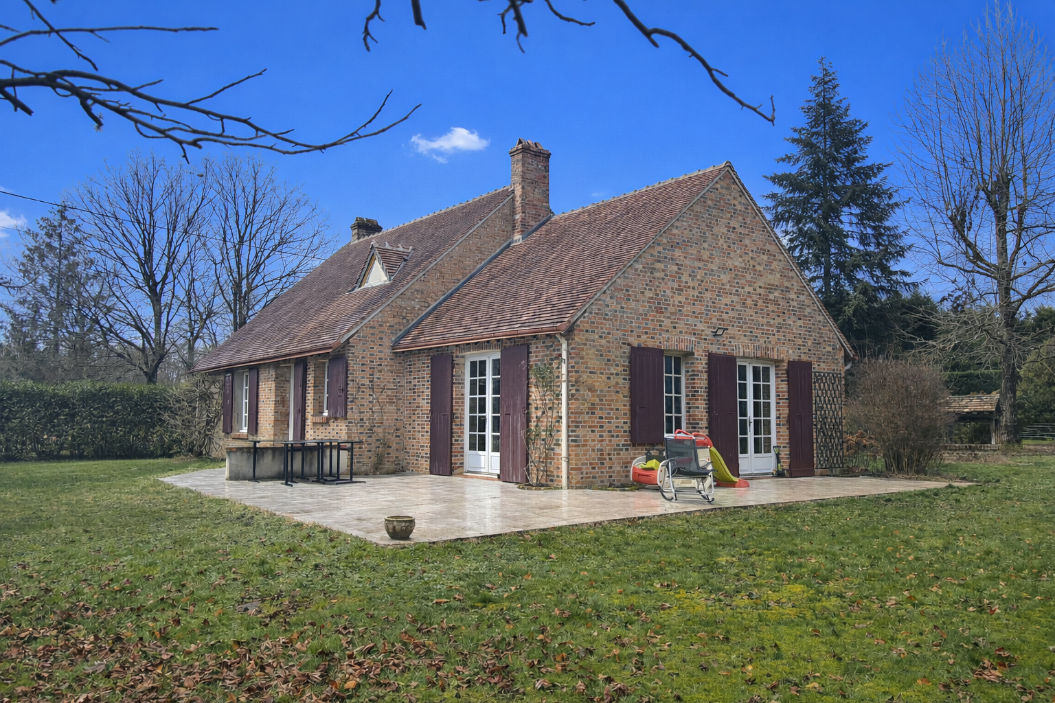 luxury house 5 Rooms for sale on CHAUMONT SUR THARONNE (41600)