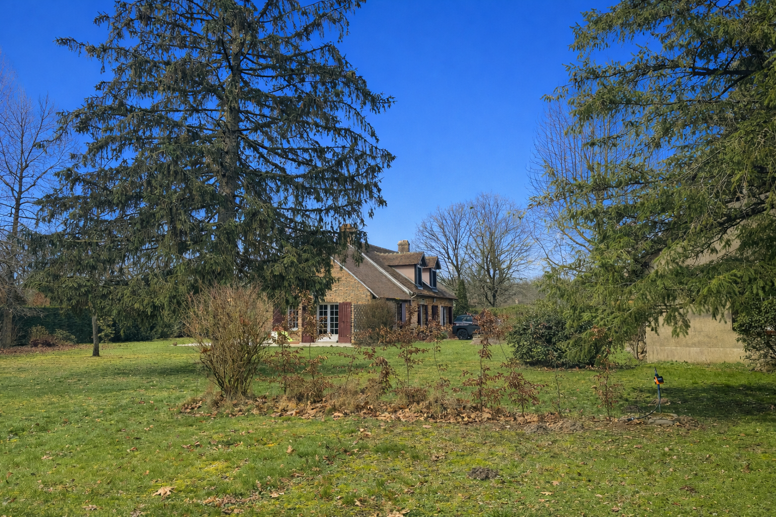 luxury house 5 Rooms for sale on CHAUMONT SUR THARONNE (41600)