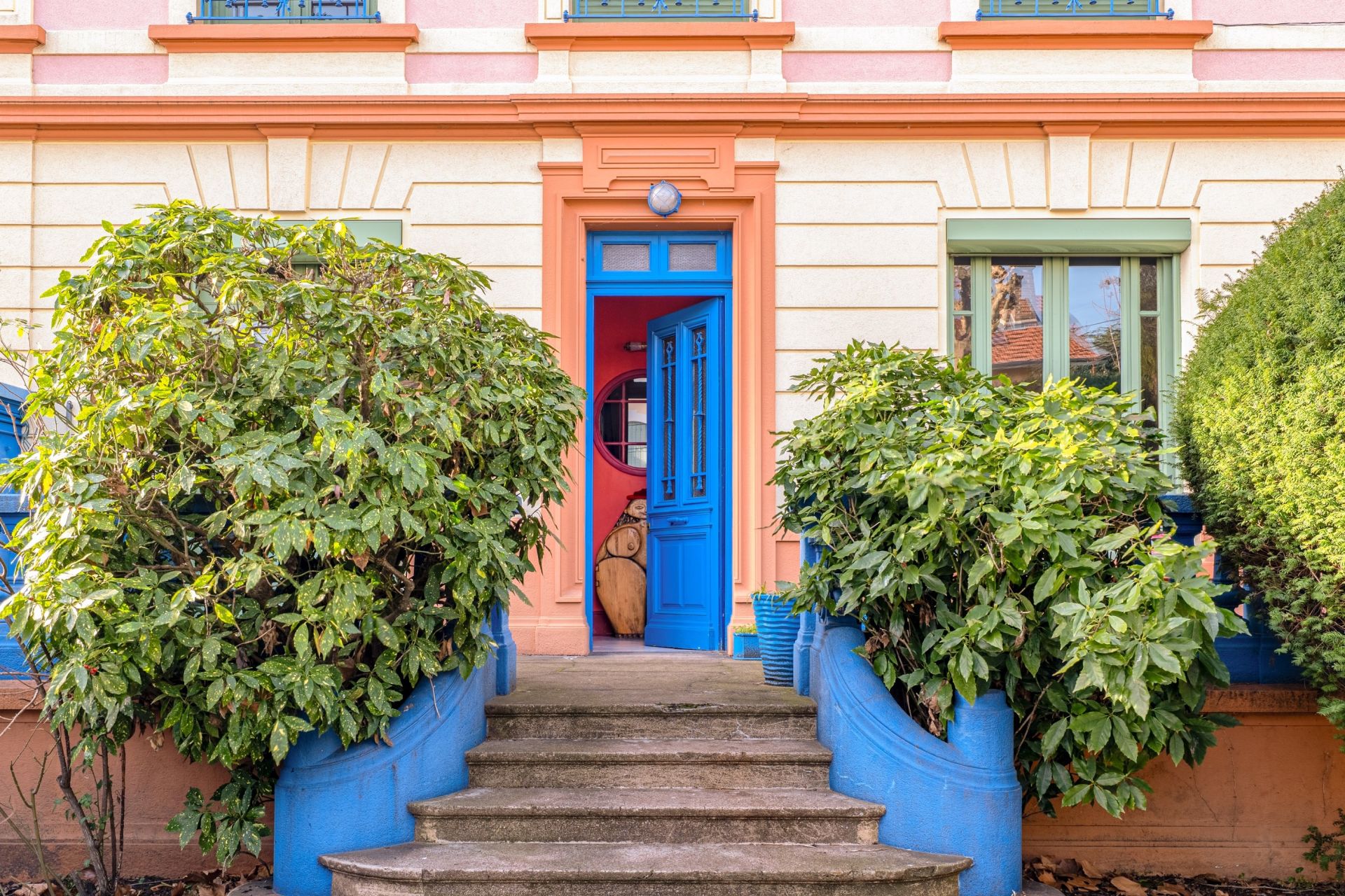 luxury house 8 Rooms for sale on LYON (69008)