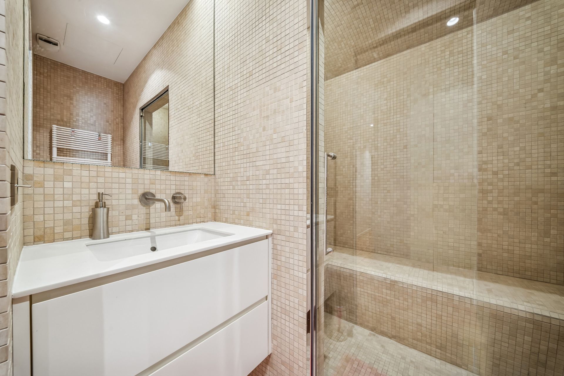 luxury apartment 7 Rooms for sale on PARIS (75016)