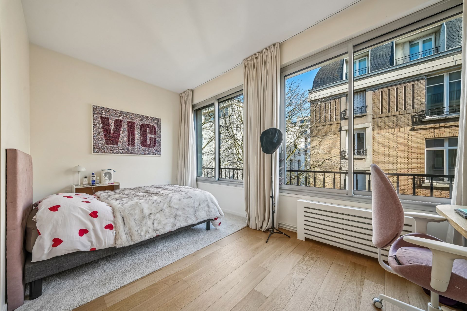 luxury apartment 7 Rooms for sale on PARIS (75016)