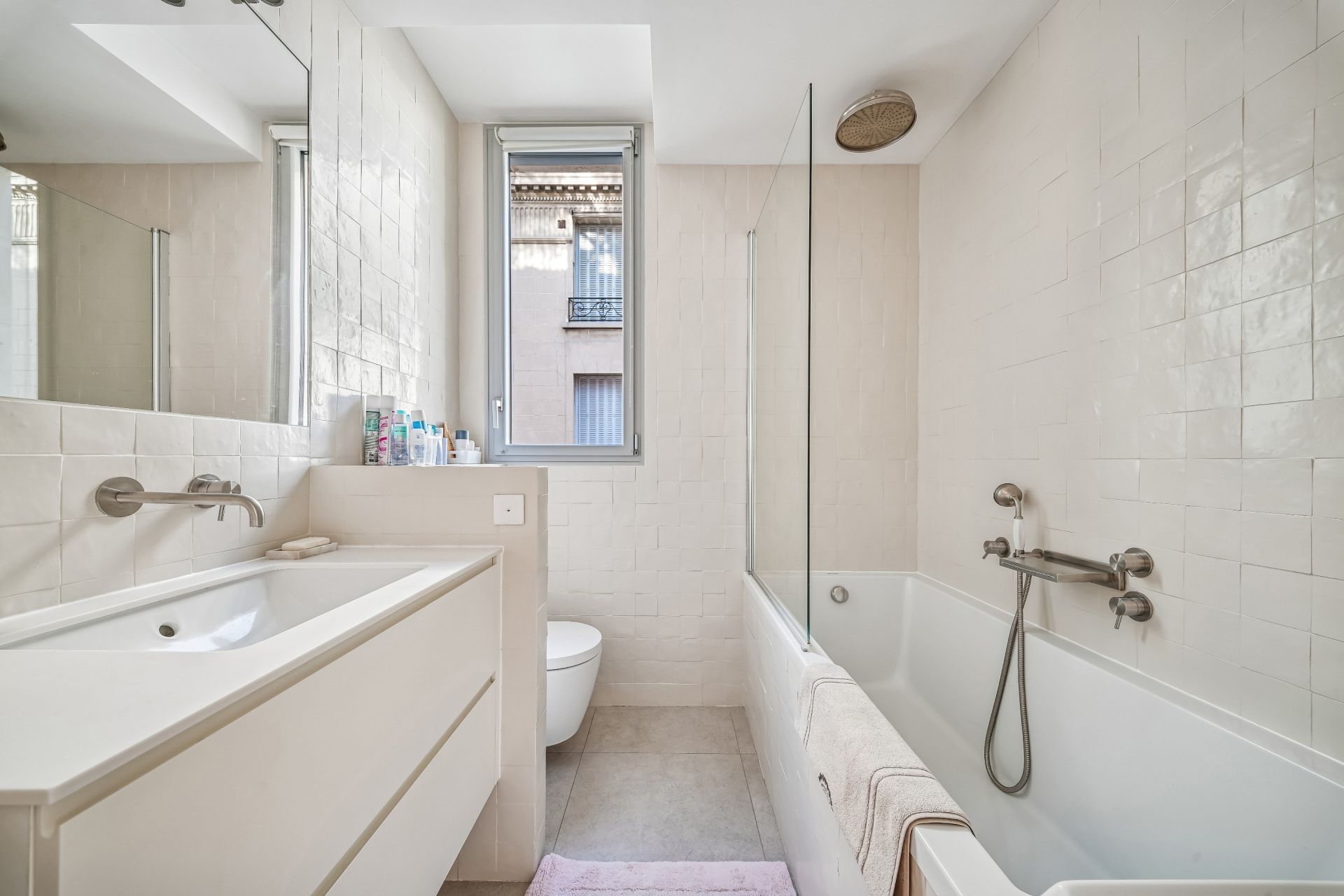 luxury apartment 7 Rooms for sale on PARIS (75016)