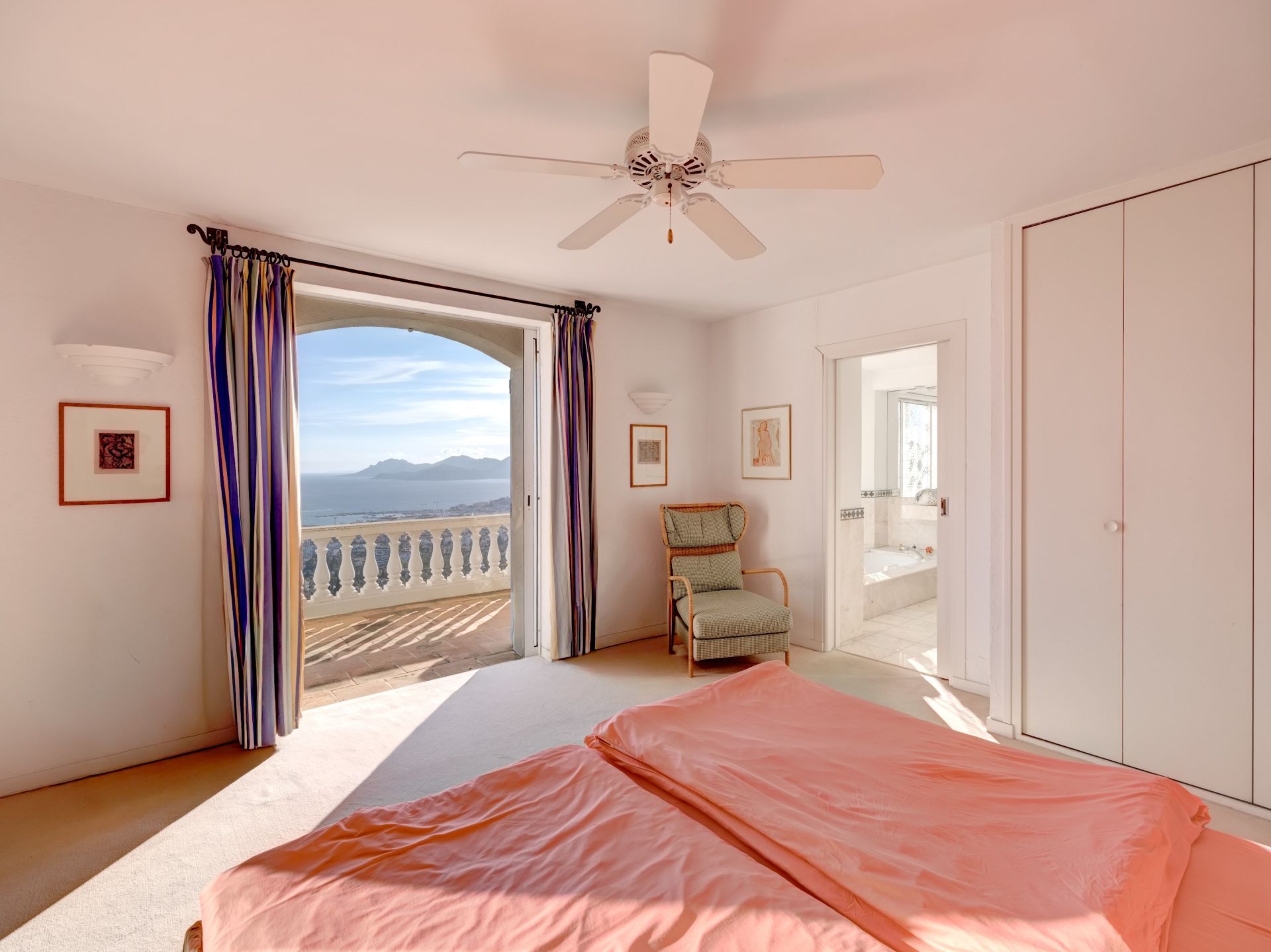 luxury provencale house 5 Rooms for sale on CANNES (06400)