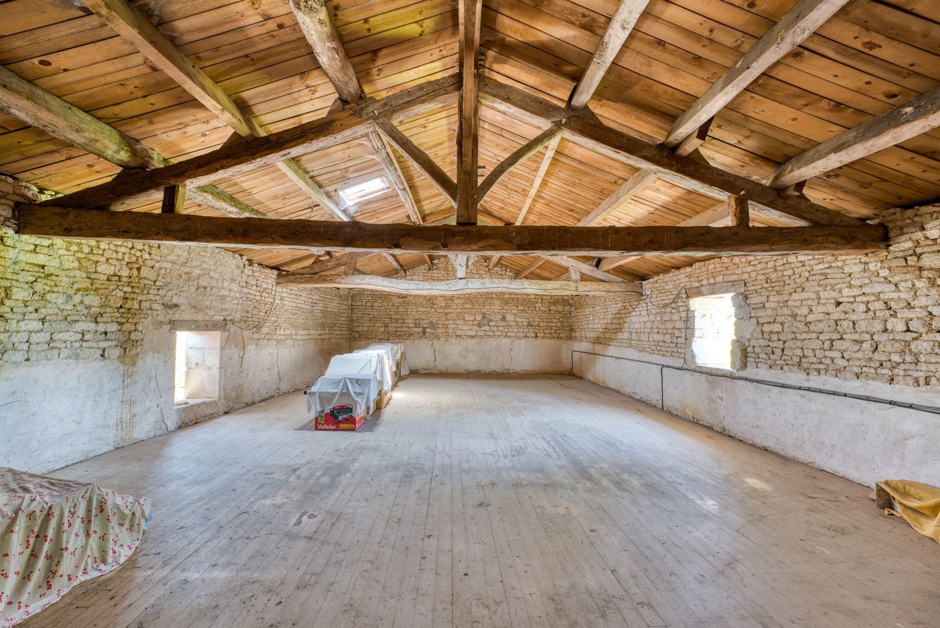 maison bourgeoise 8 Pièces en vente sur THAIRE (17290)