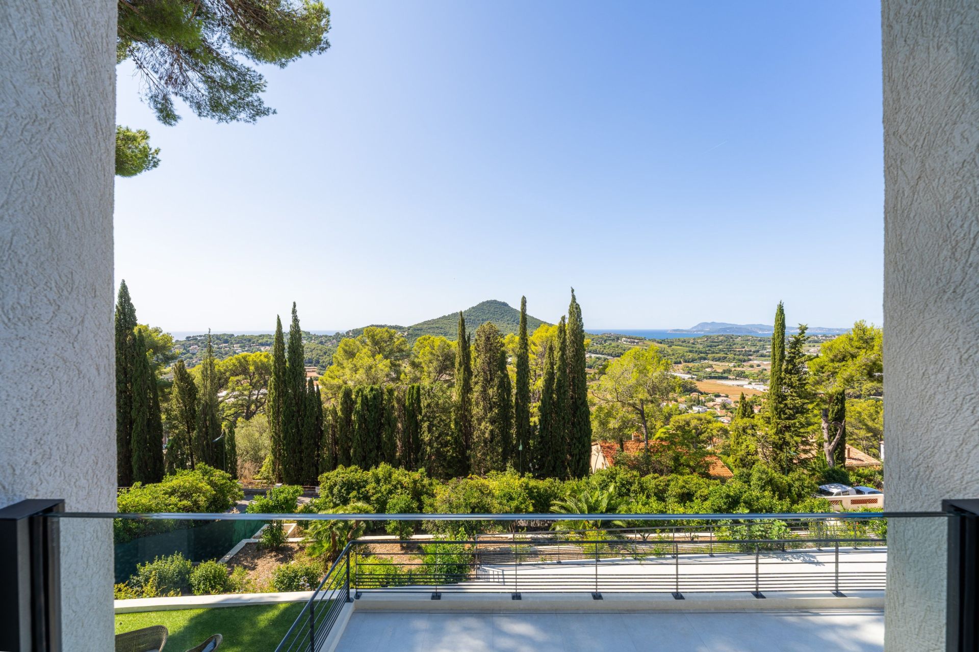 maison de luxe 6 Pièces en vente sur CARQUEIRANNE (83320)