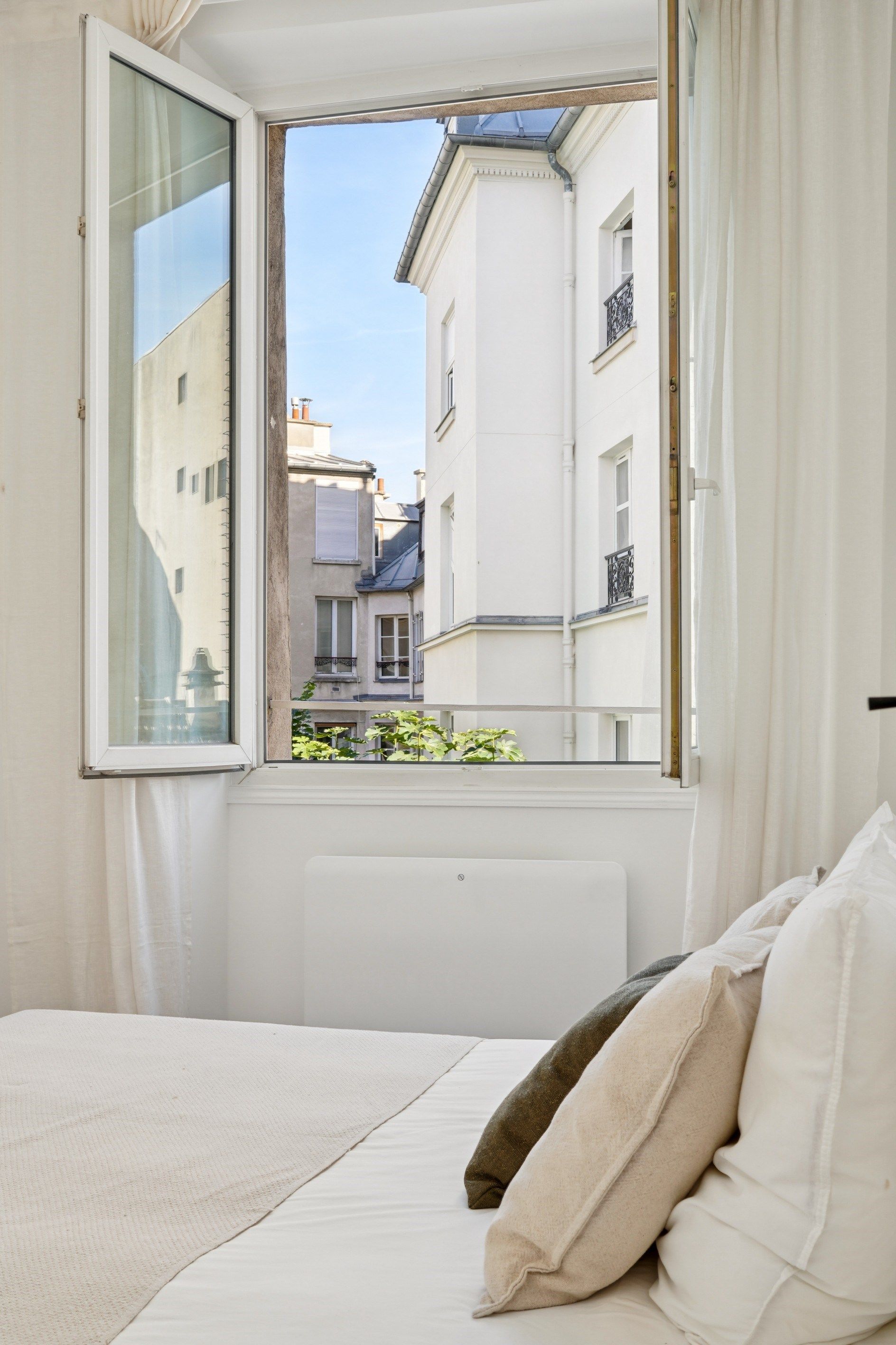 luxury apartment 2 Rooms for sale on PARIS (75006)