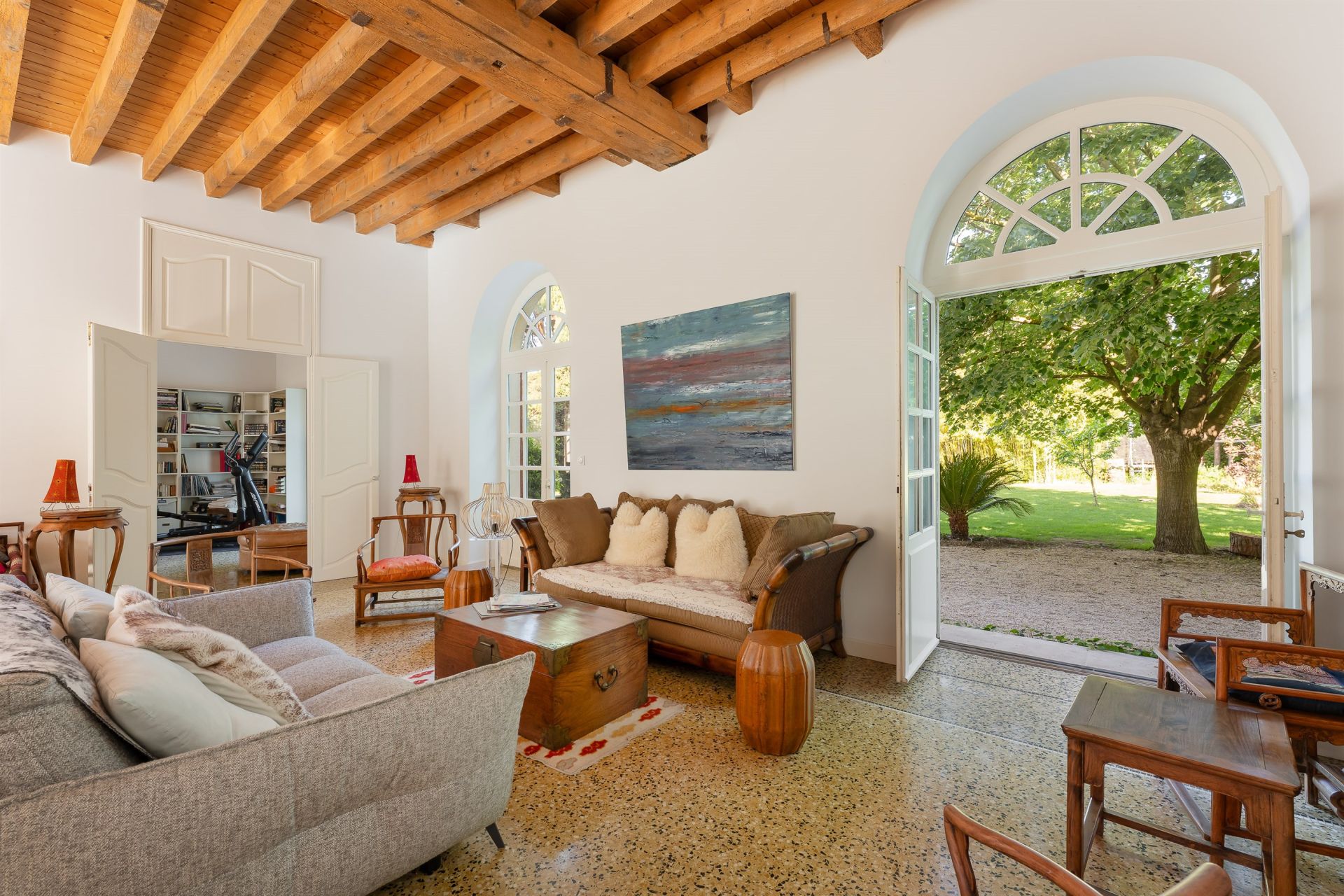 luxury house 6 Rooms for sale on BEZIERS (34500)