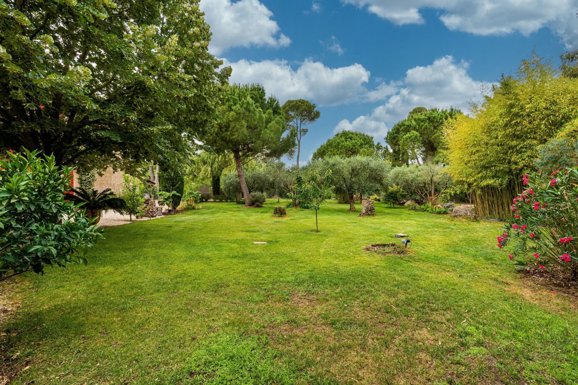 luxury house 5 Rooms for sale on BEZIERS (34500)