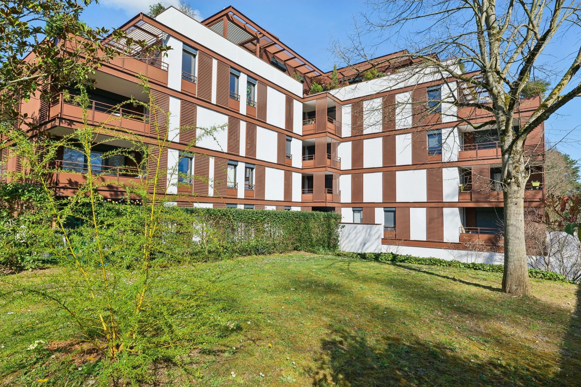 luxury duplex 5 Rooms for sale on TASSIN LA DEMI LUNE (69160)