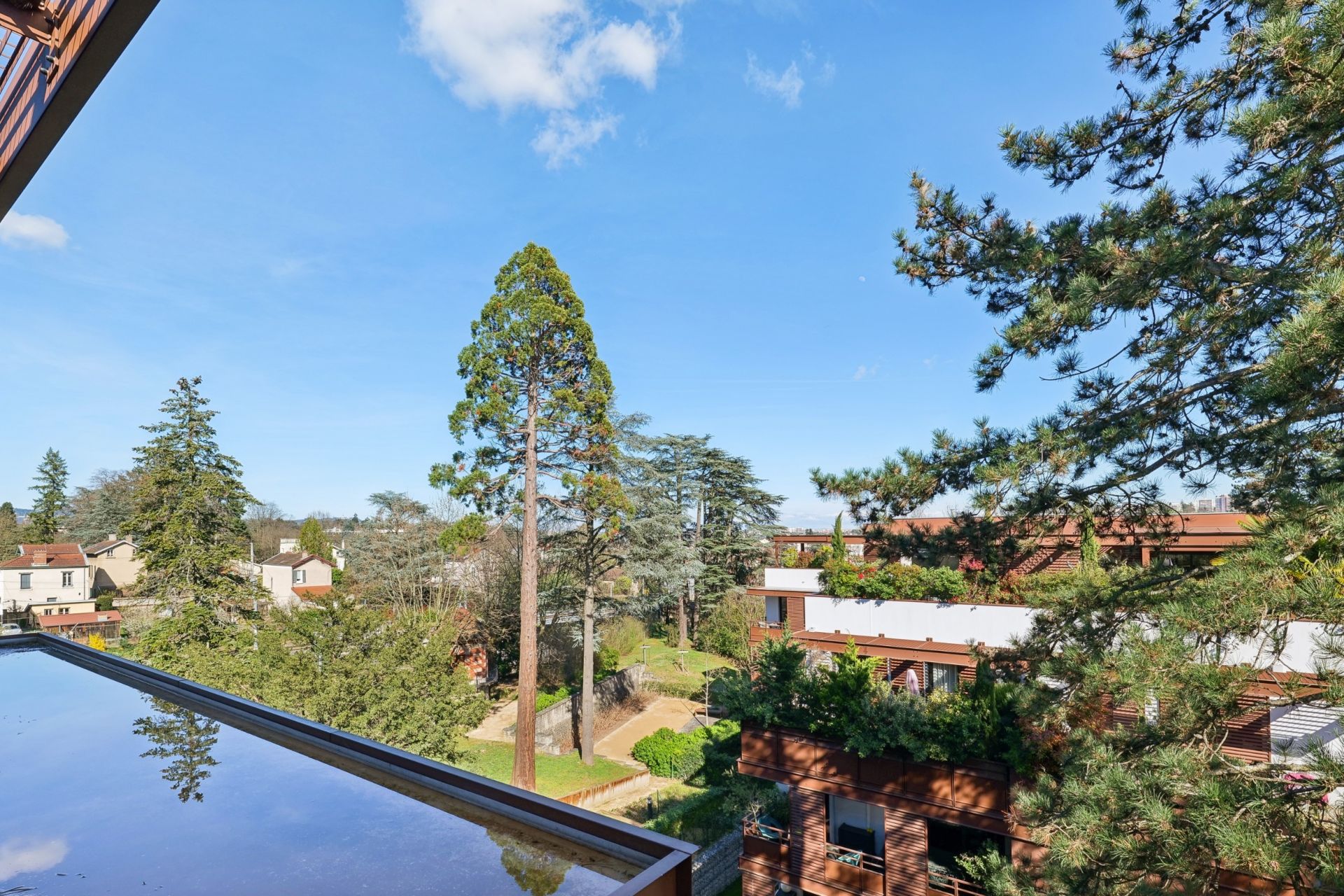 luxury duplex 5 Rooms for sale on TASSIN LA DEMI LUNE (69160)