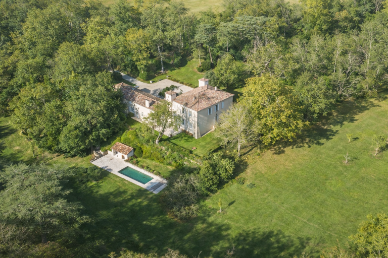 luxury house 12 Rooms for sale on PUYLAURENS (81700)