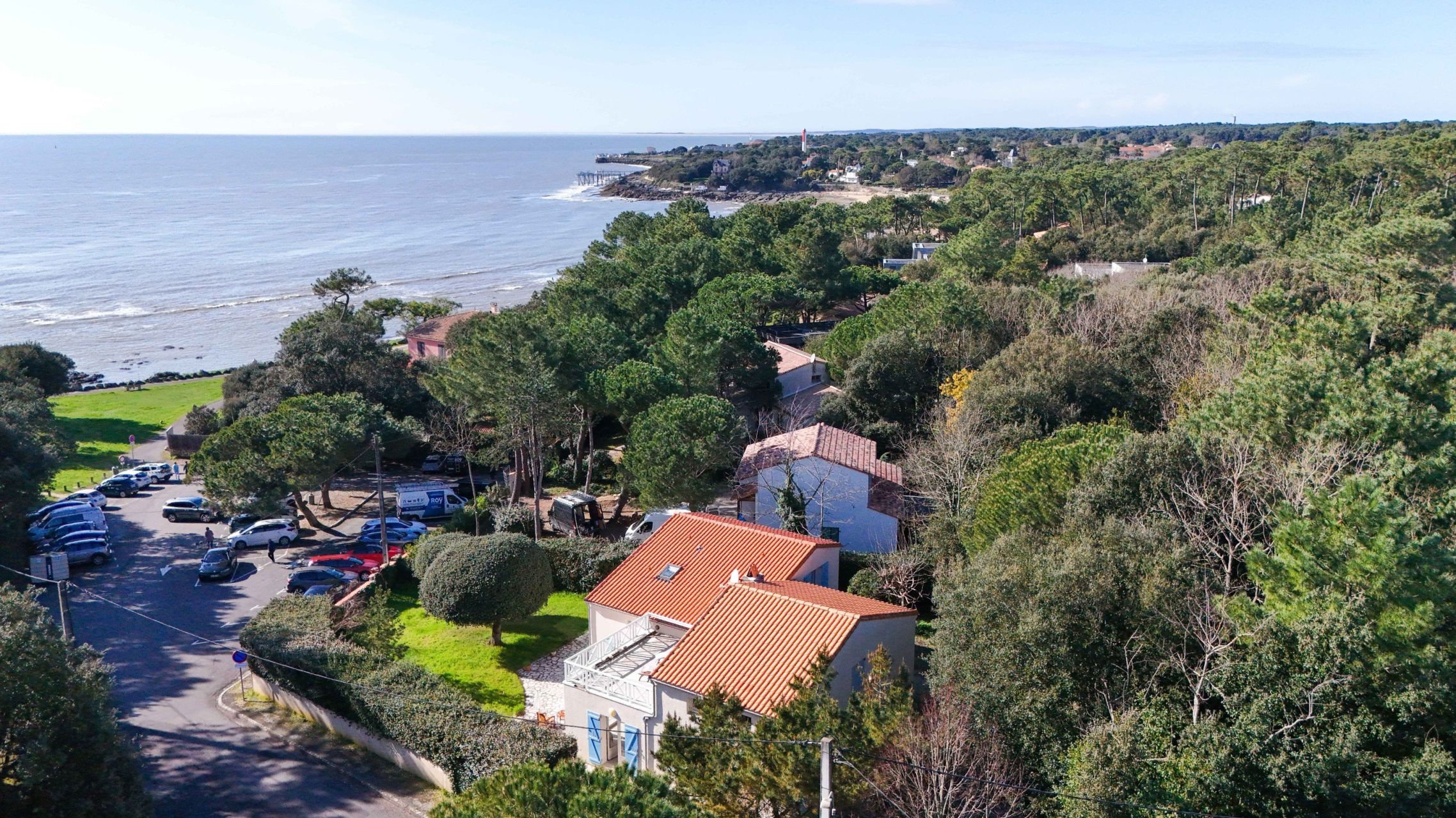 luxury house 9 Rooms for sale on ST PALAIS SUR MER (17420)