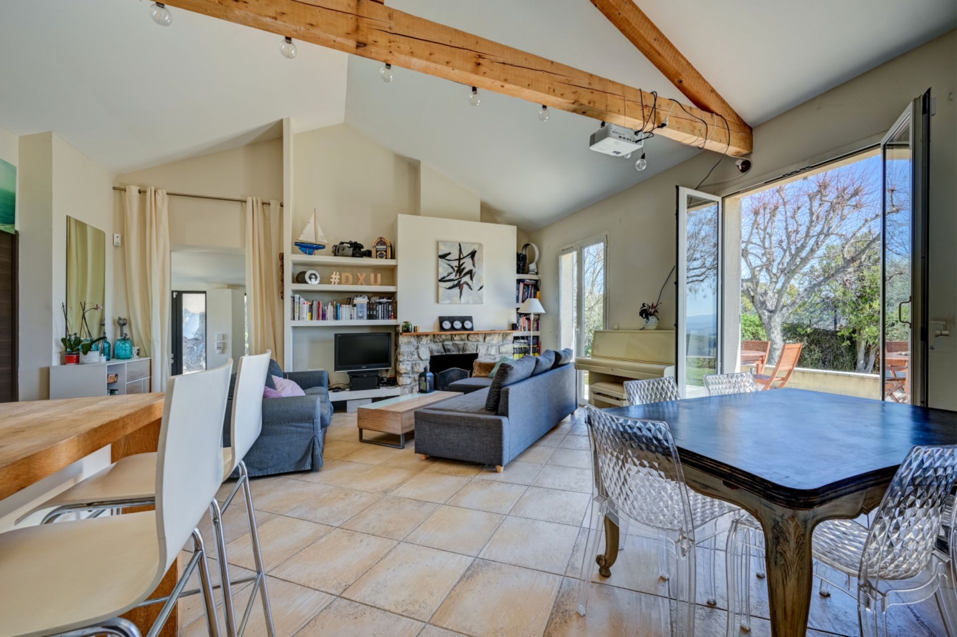 maison de luxe 6 Pièces en vente sur EGUILLES (13510)