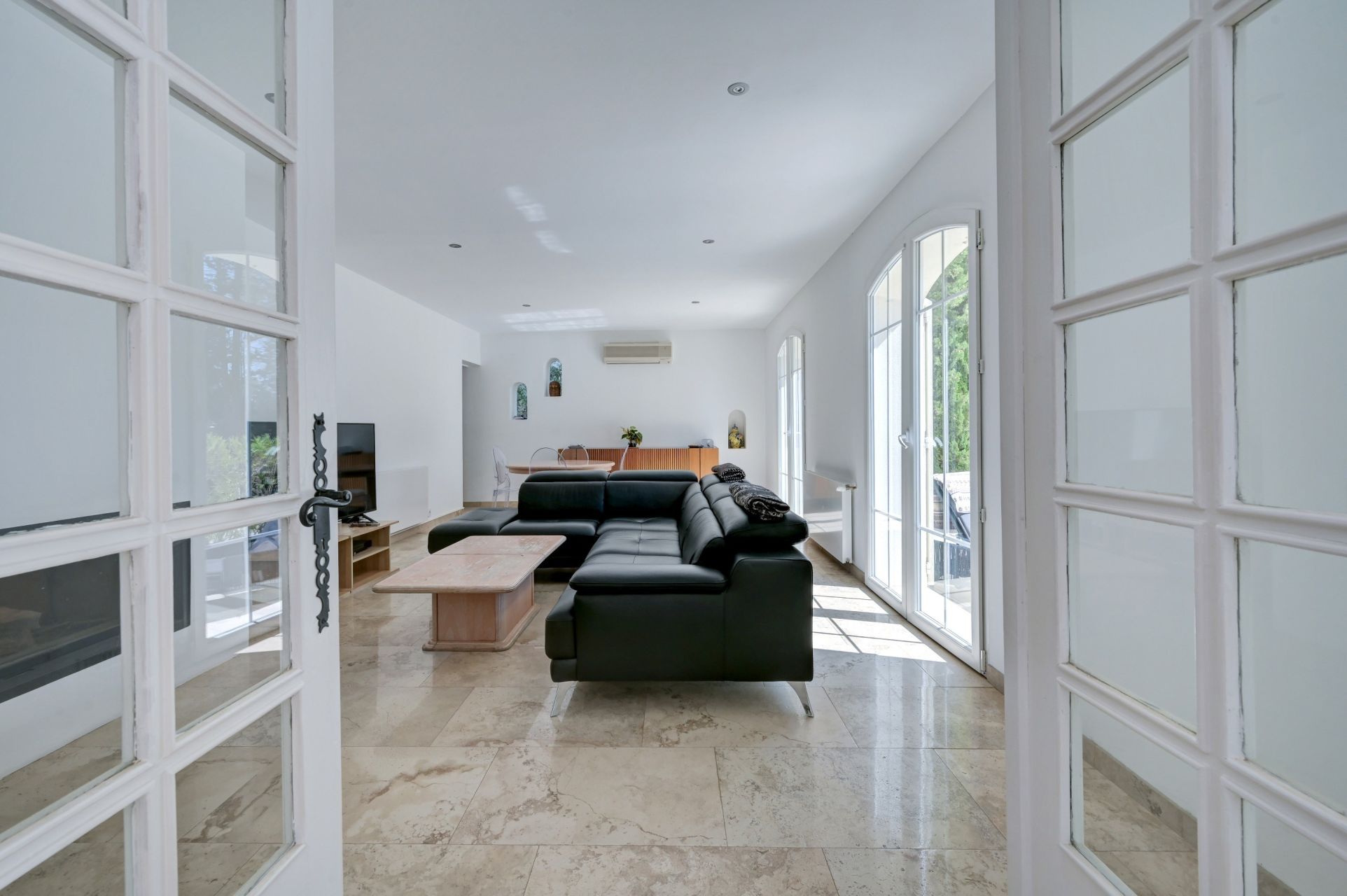 maison de luxe 6 Pièces en vente sur EGUILLES (13510)