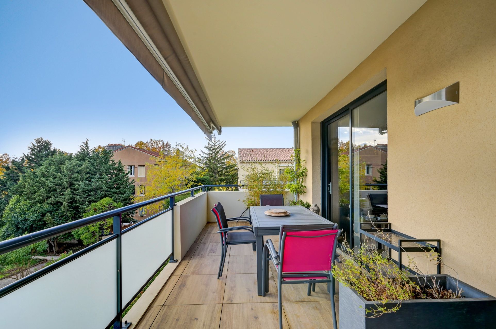 luxury apartment 4 Rooms for sale on AIX EN PROVENCE (13090)
