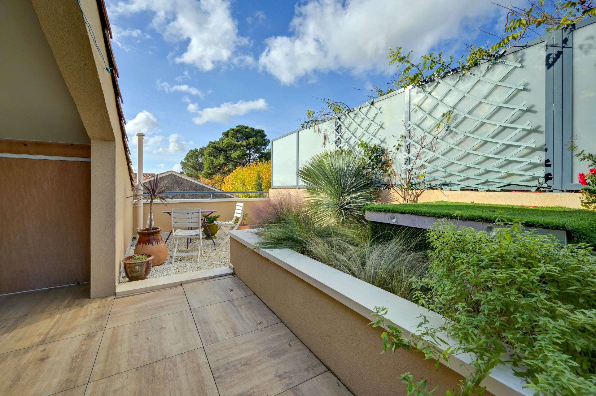 luxury apartment 4 Rooms for sale on AIX EN PROVENCE (13090)