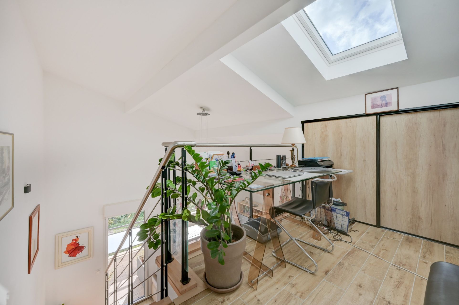 luxury apartment 4 Rooms for sale on AIX EN PROVENCE (13090)