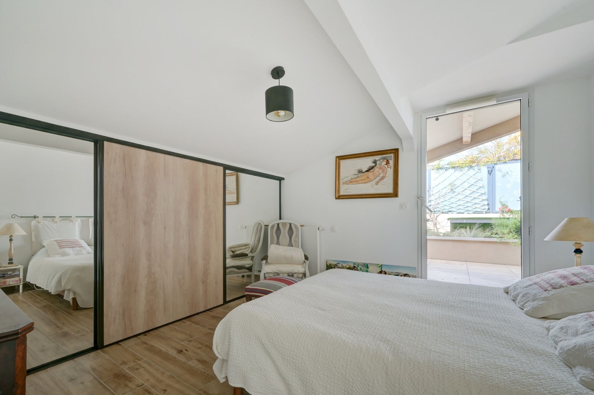 luxury apartment 4 Rooms for sale on AIX EN PROVENCE (13090)