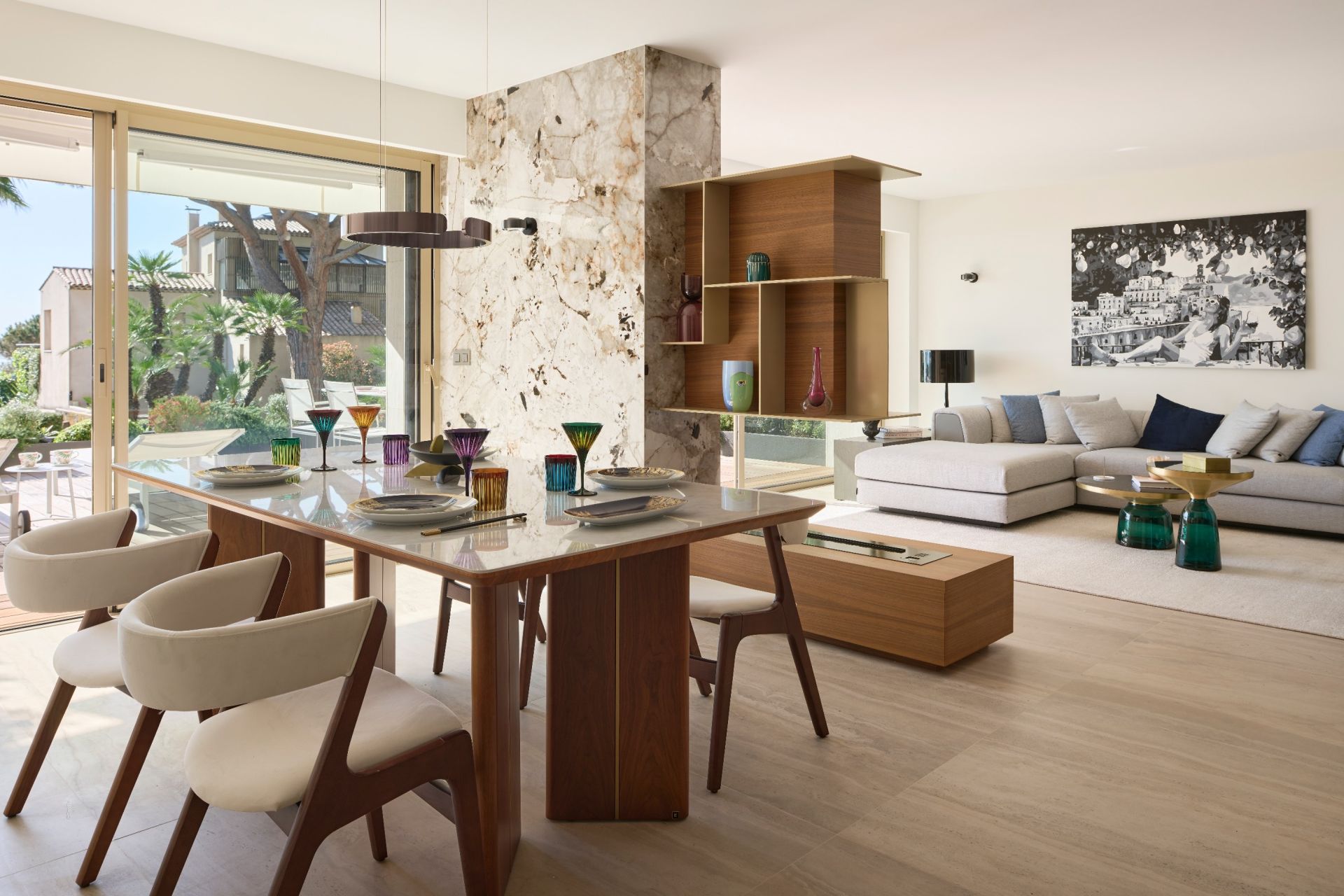 luxury apartment 3 Rooms for sale on CANNES (06400)