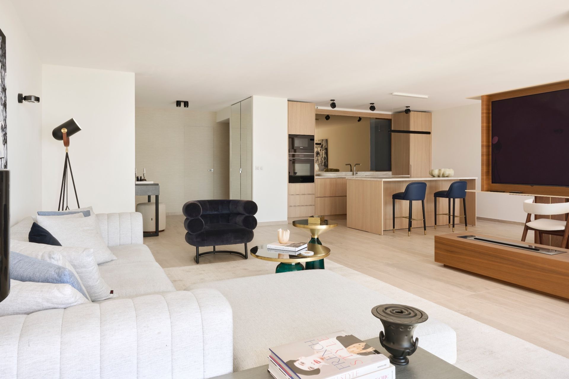 luxury apartment 3 Rooms for sale on CANNES (06400)