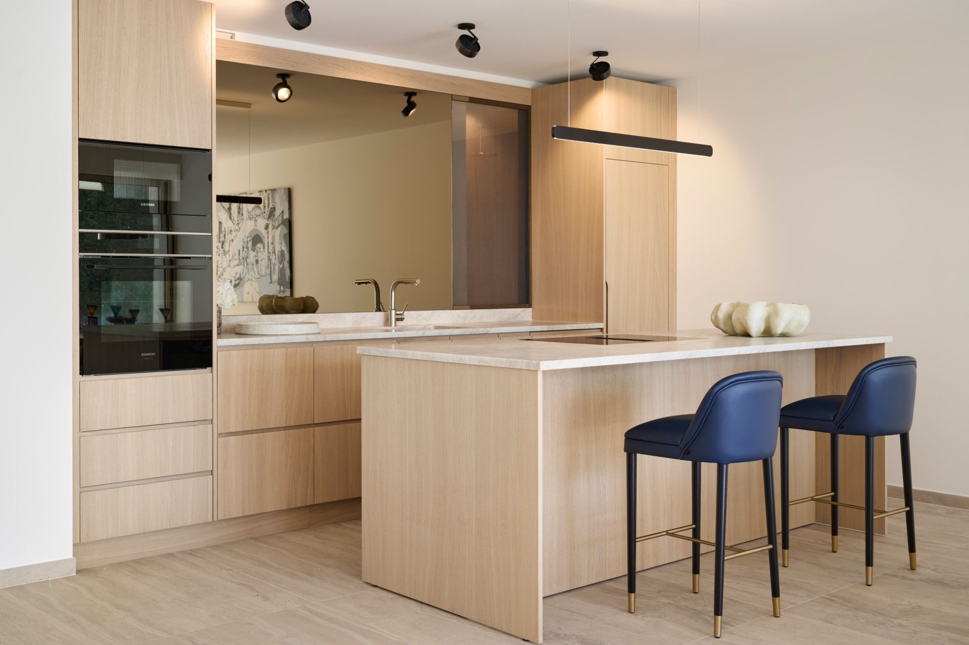 luxury apartment 3 Rooms for sale on CANNES (06400)