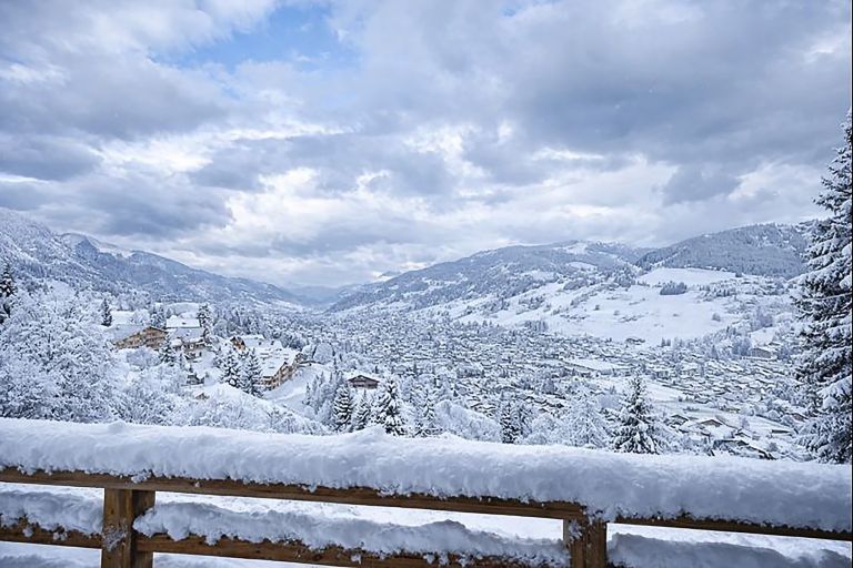 luxury apartment 4 Rooms for sale on MEGEVE (74120)