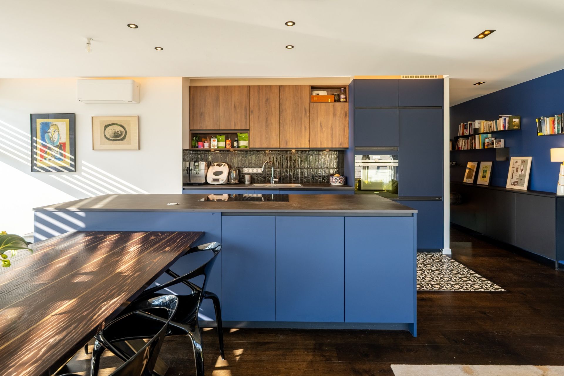 luxury apartment 5 Rooms for sale on ANNECY (74000)