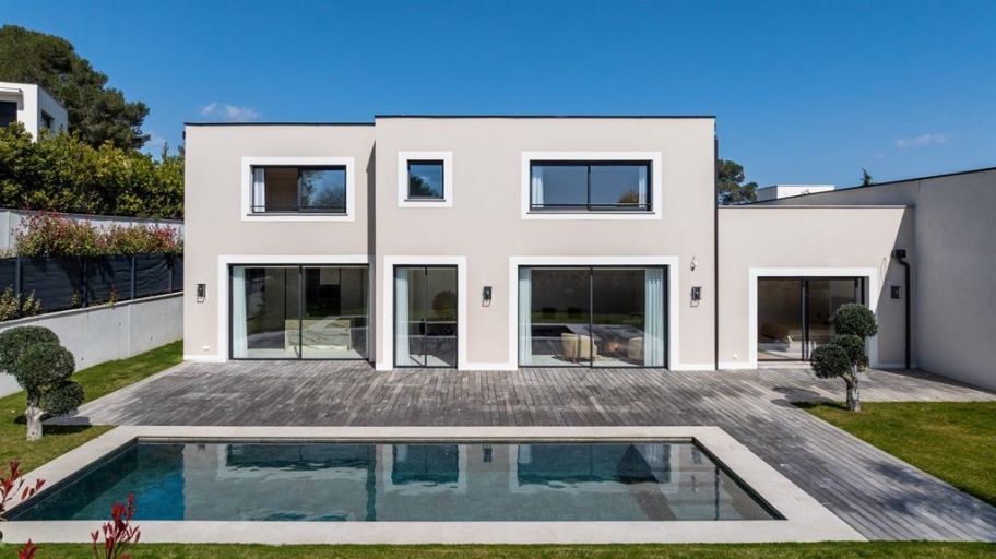 maison contemporaine 8 Pièces en vente sur MOUANS SARTOUX (06370)