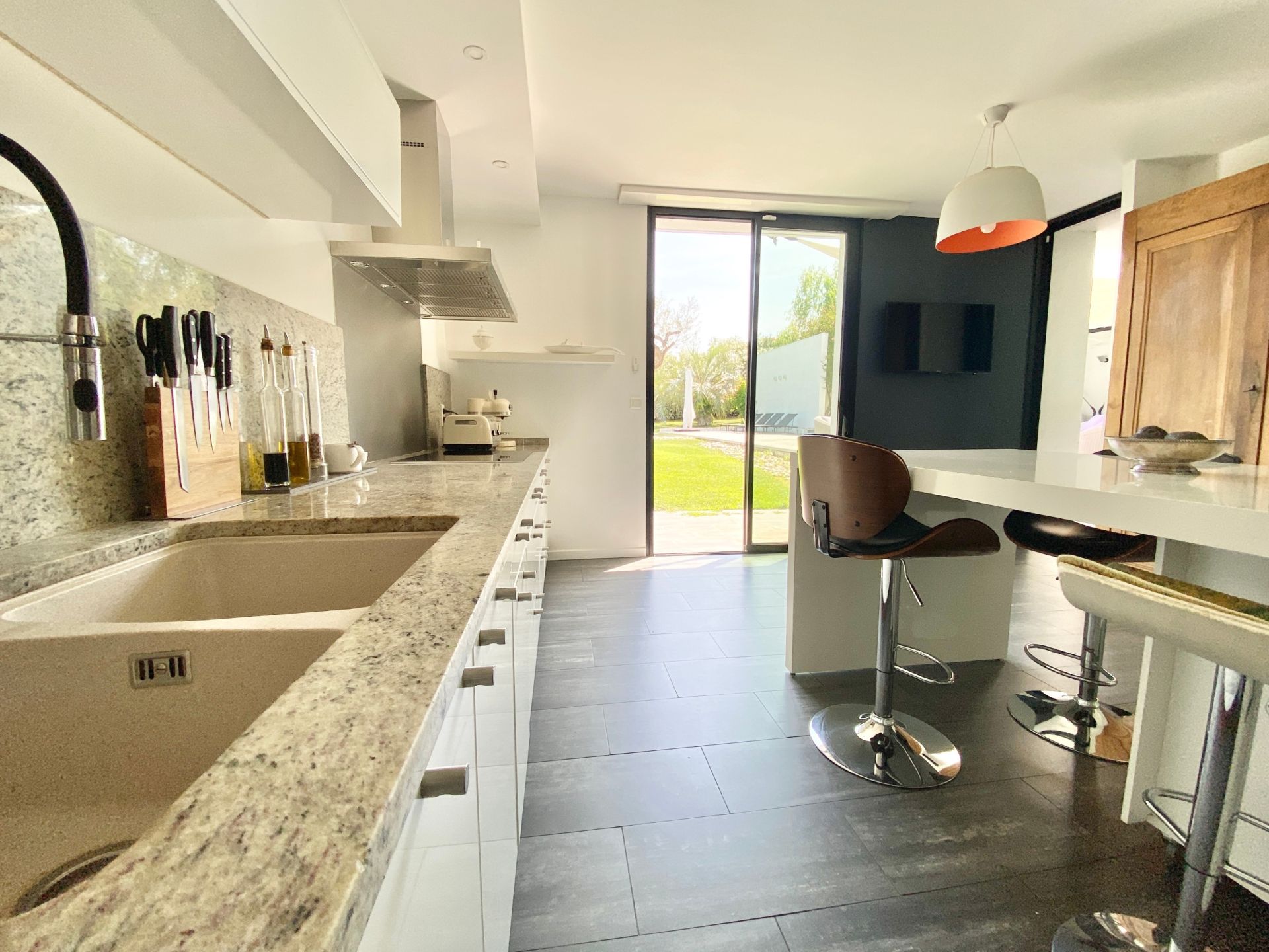 luxury house 6 Rooms for sale on PERPIGNAN (66000)