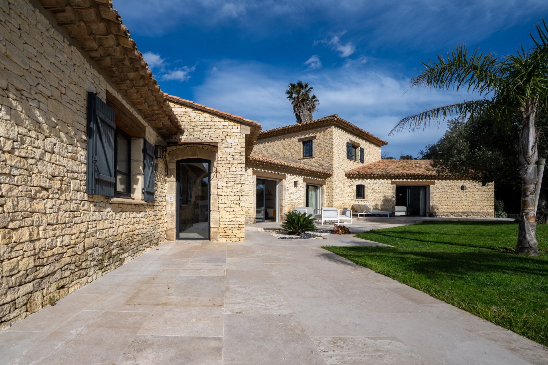 luxury house 7 Rooms for sale on PERPIGNAN (66000)