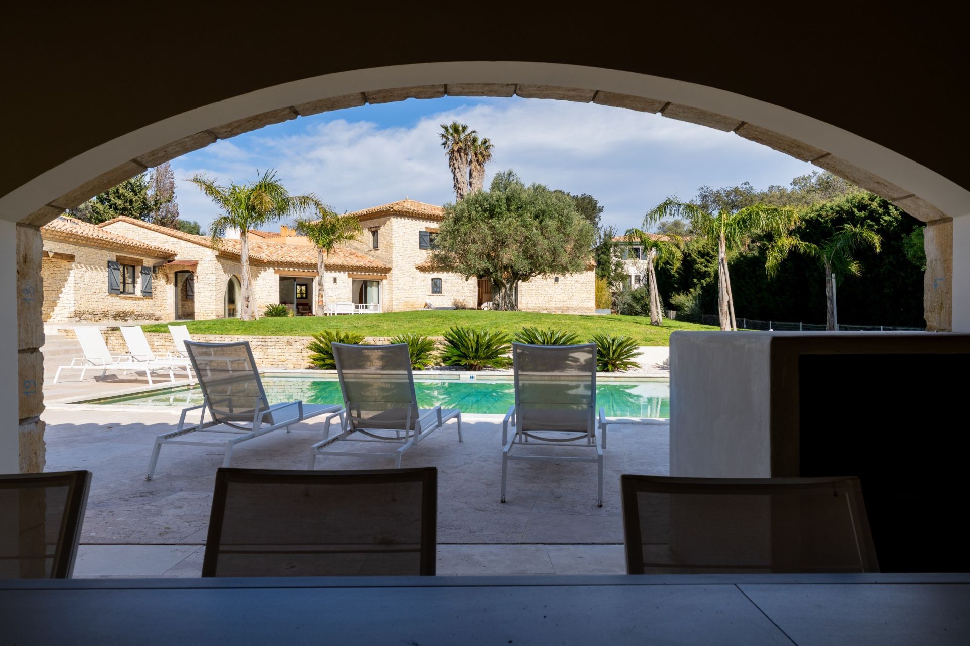 luxury house 7 Rooms for sale on PERPIGNAN (66000)