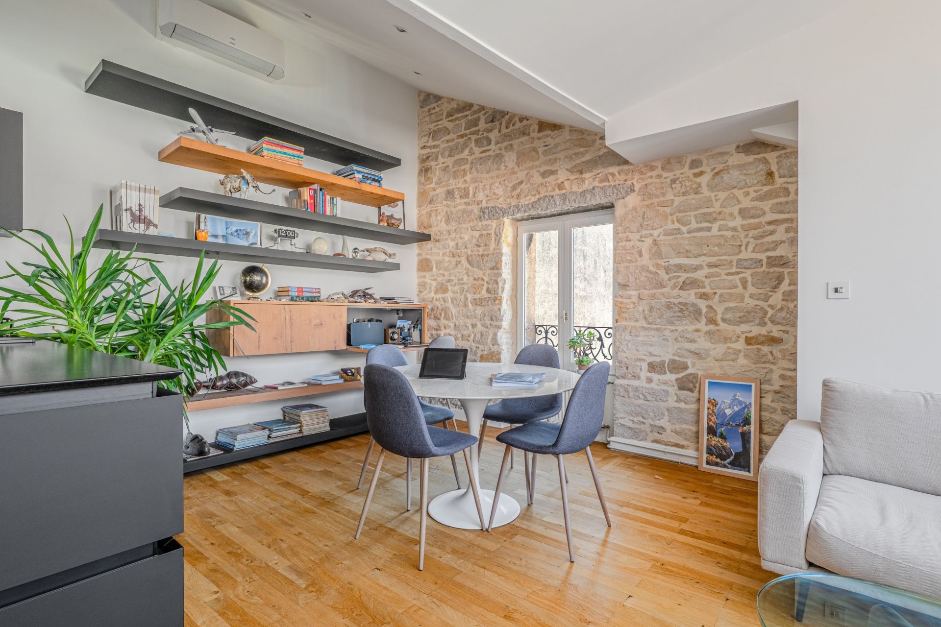 luxury apartment 2 Rooms for sale on LYON (69003)