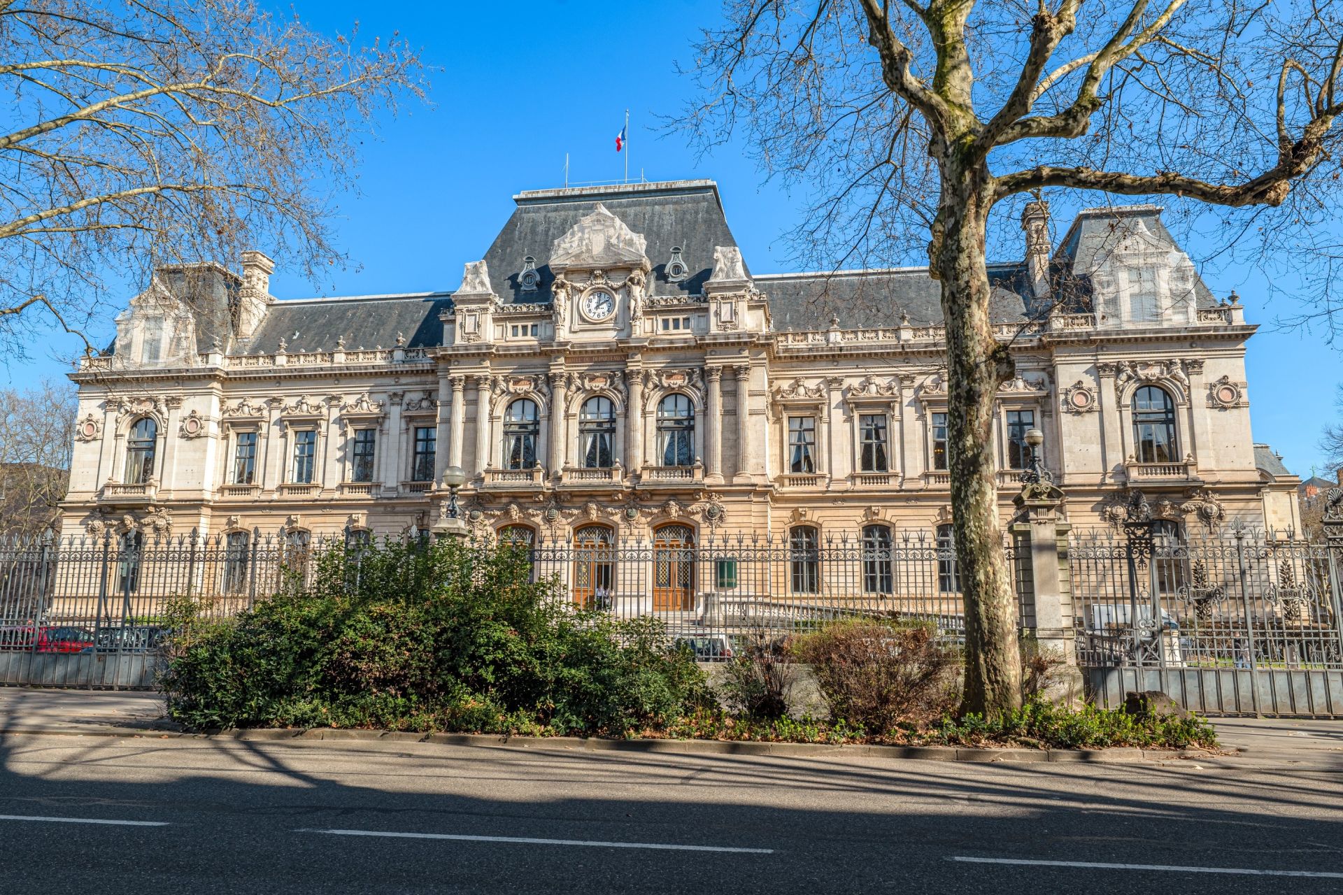 luxury apartment 2 Rooms for sale on LYON (69003)