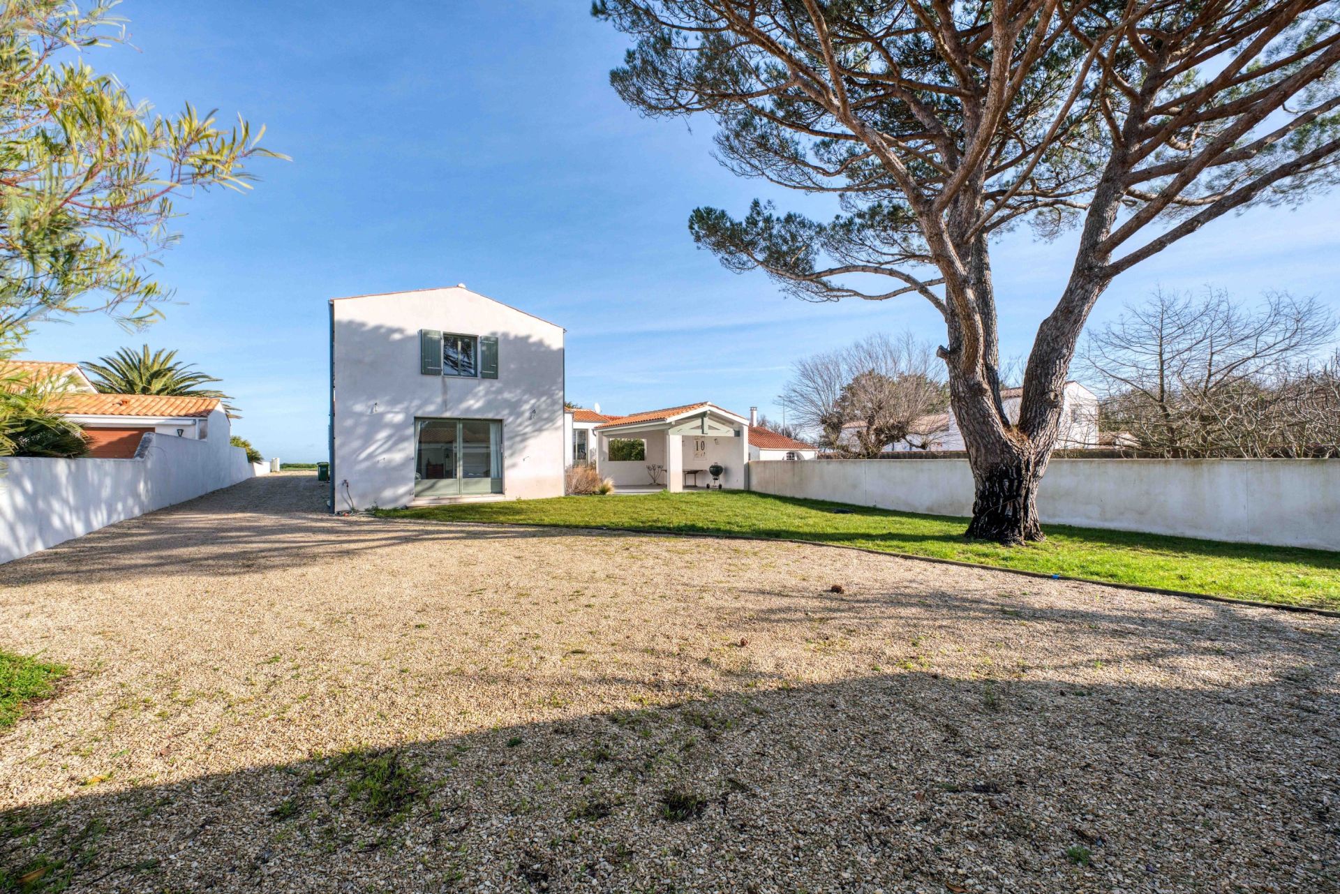 luxury house 7 Rooms for sale on ST DENIS D OLERON (17650)