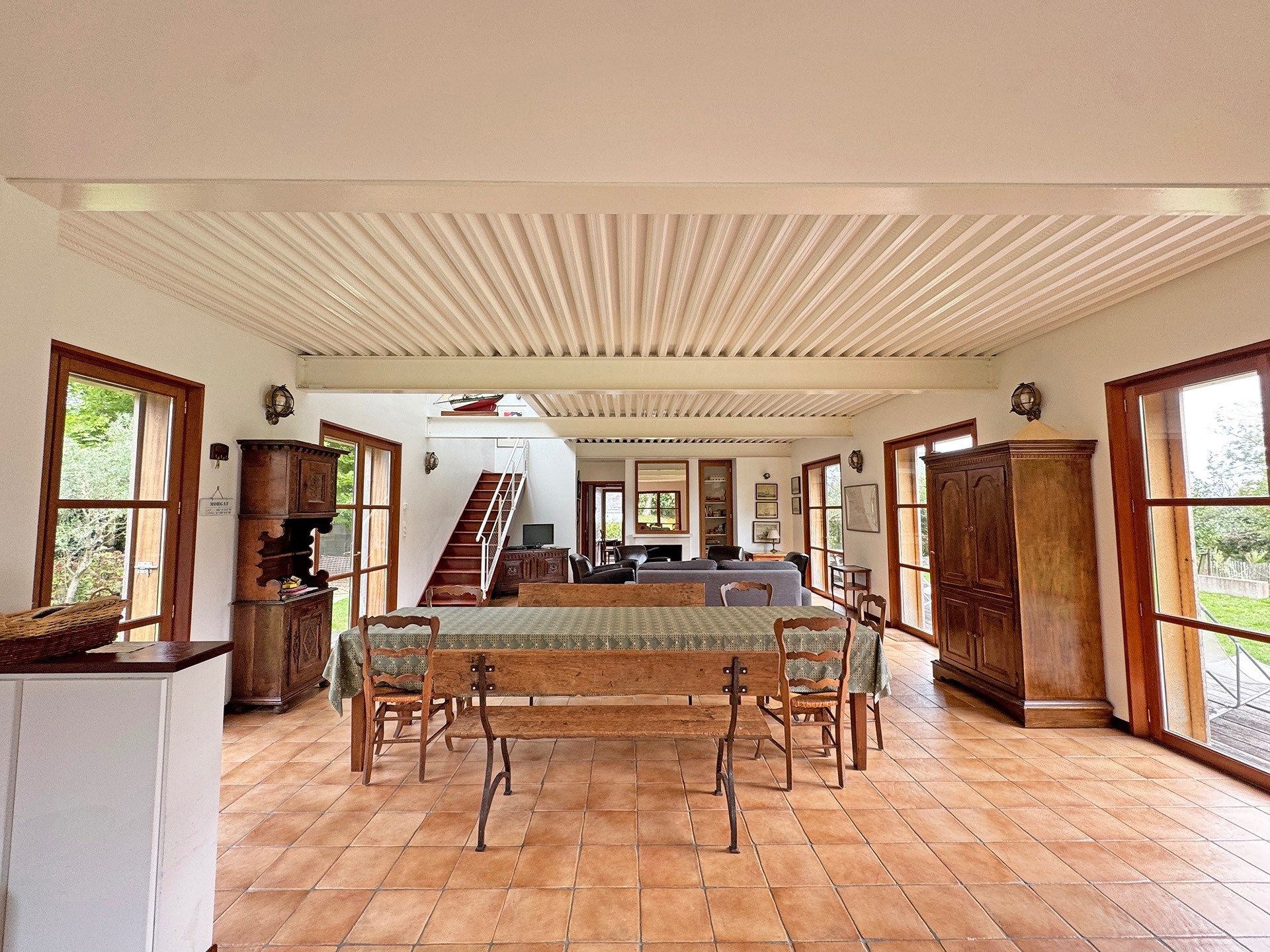 luxury house 9 Rooms for sale on MORGAT (29160)