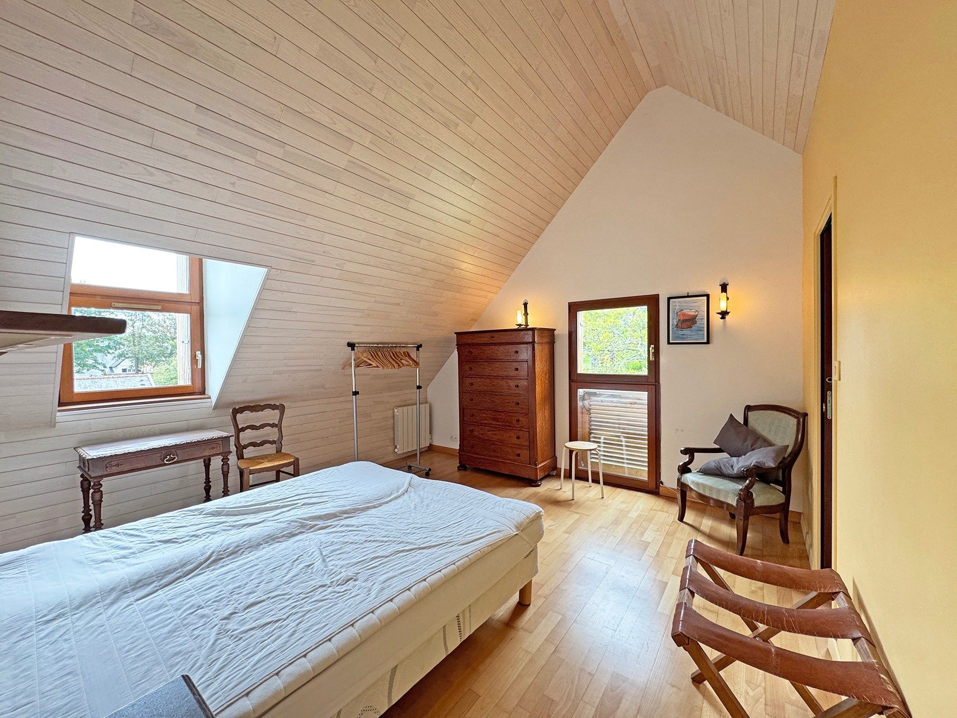 luxury house 9 Rooms for sale on MORGAT (29160)