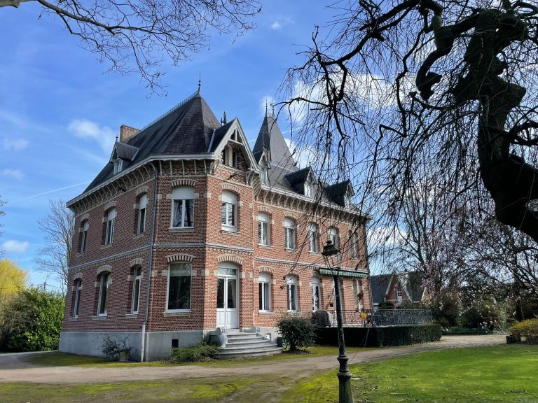 maison de luxe 15 Pièces en vente sur PHALEMPIN (59133)