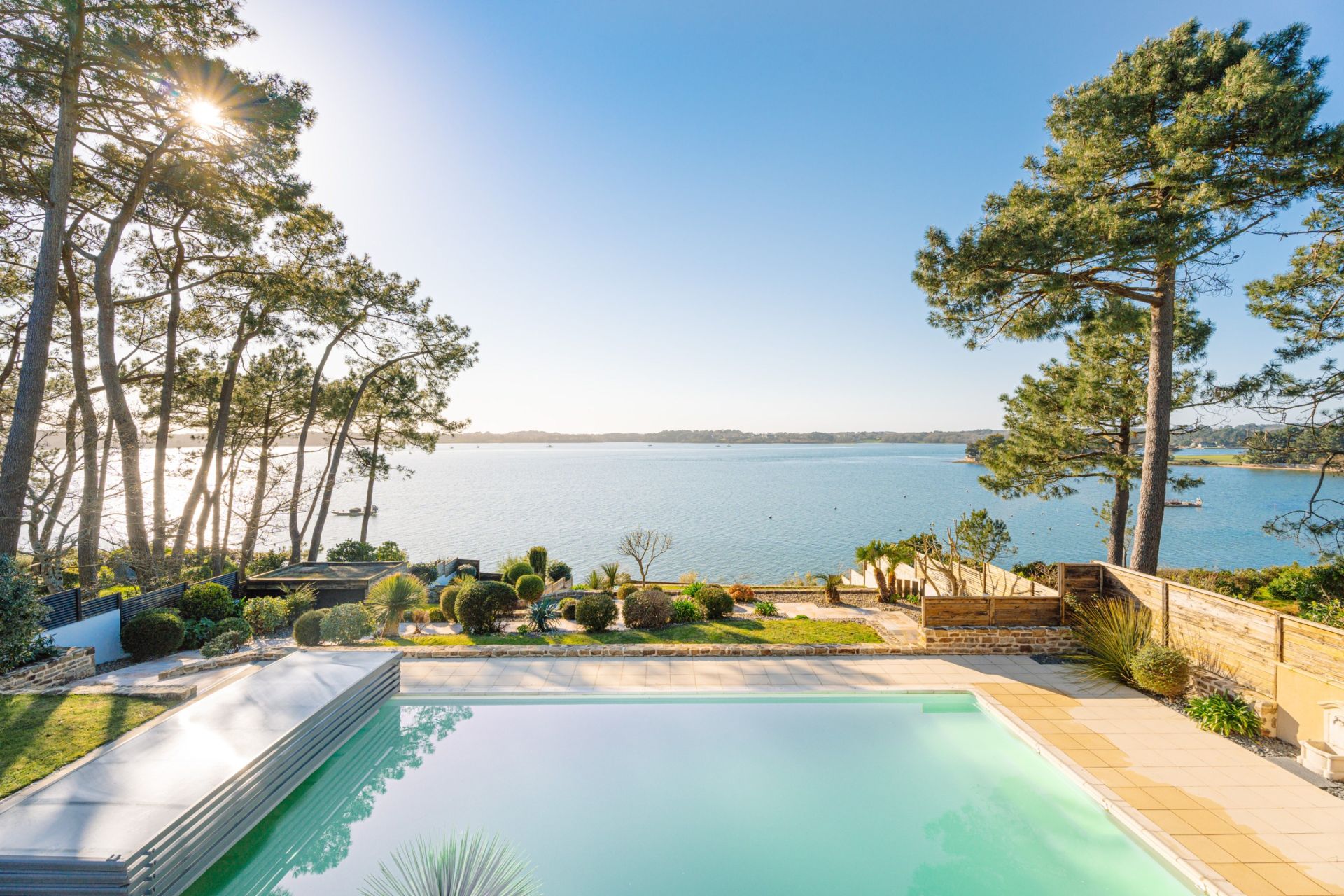 luxury house 8 Rooms for sale on BADEN (56870)
