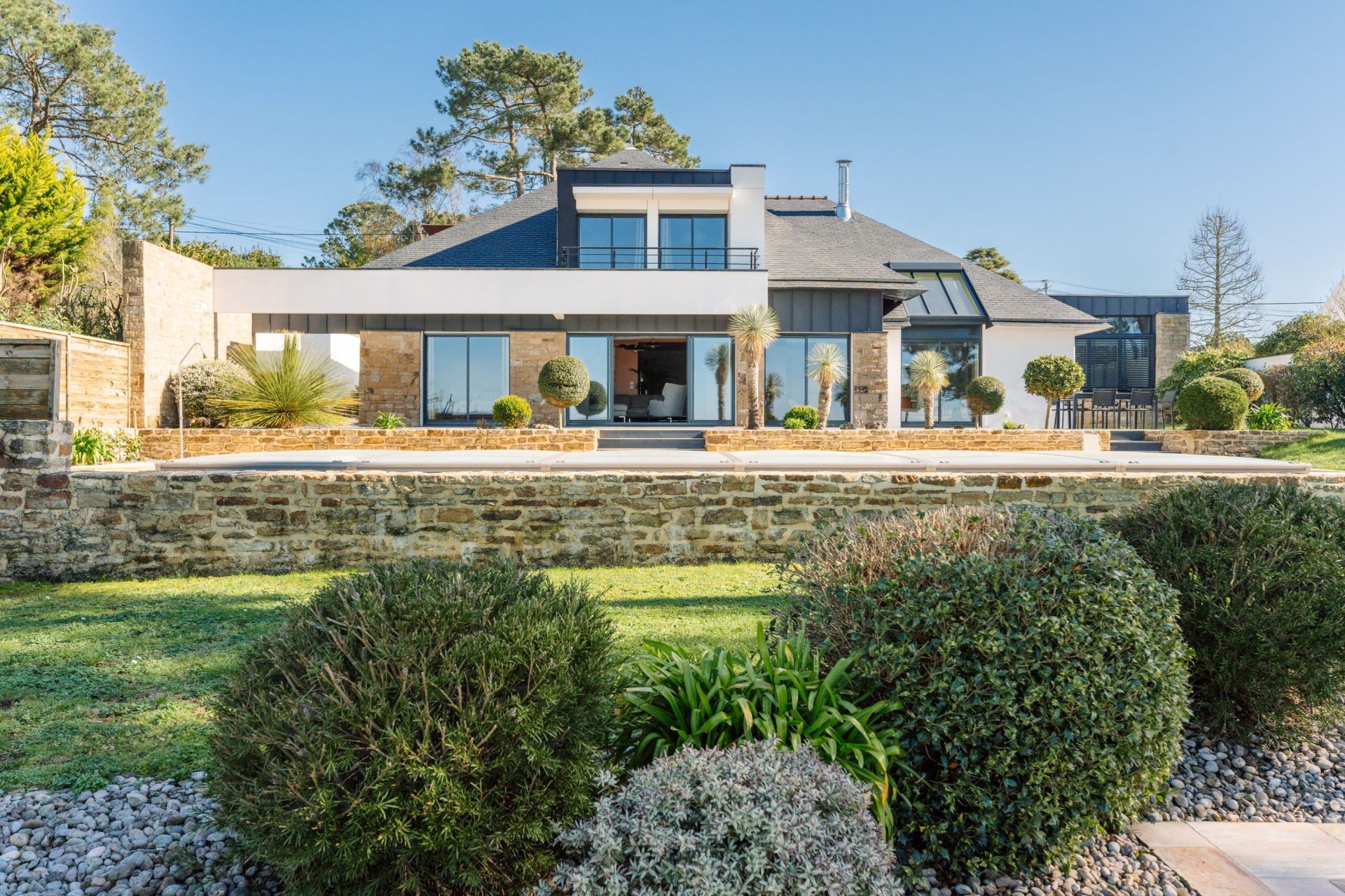 luxury house 8 Rooms for sale on BADEN (56870)