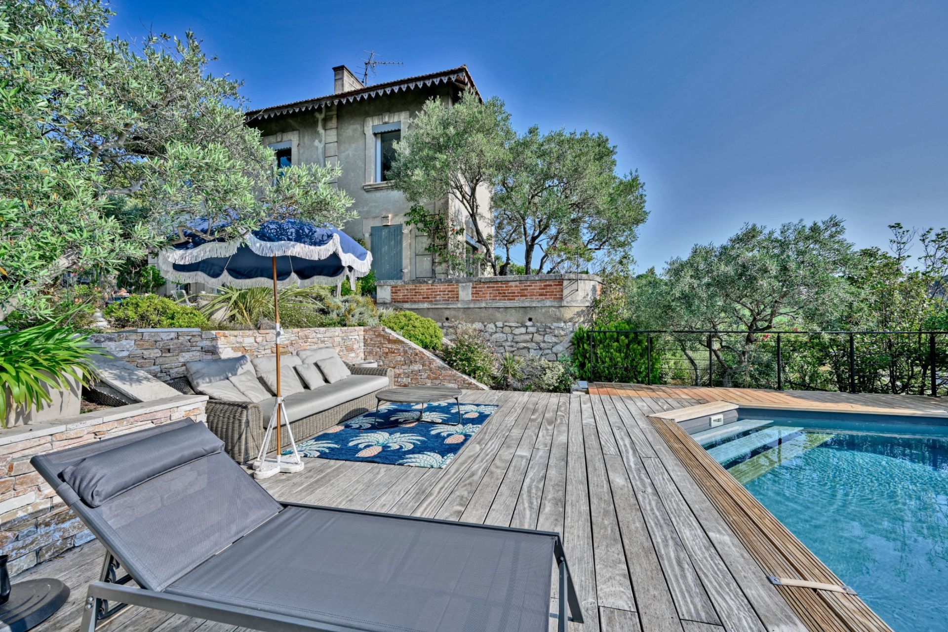 maison de luxe 6 Pièces en vente sur VILLENEUVE LES AVIGNON (30400)