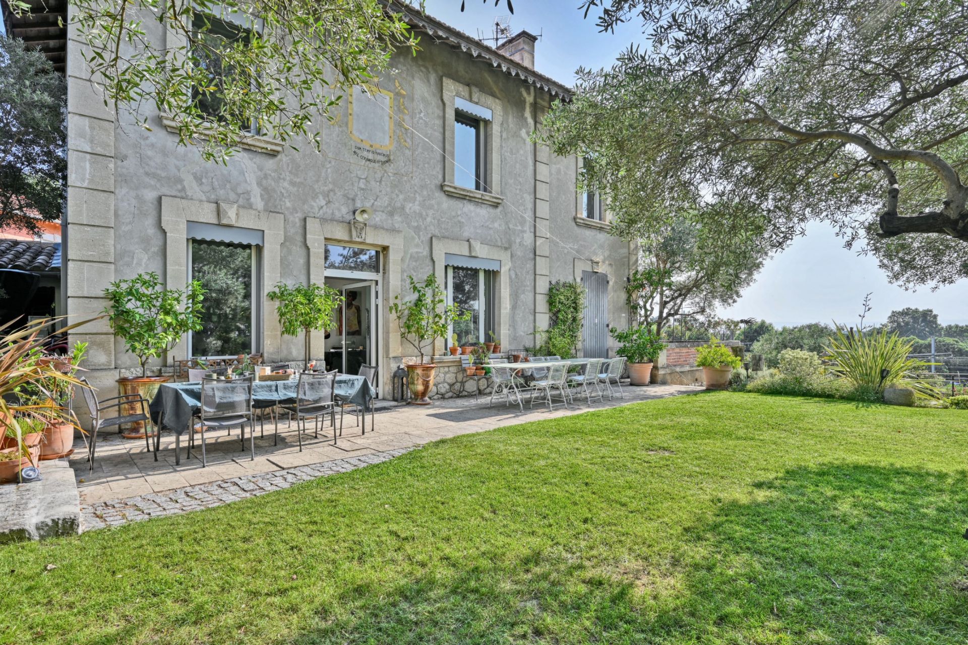 maison de luxe 6 Pièces en vente sur VILLENEUVE LES AVIGNON (30400)