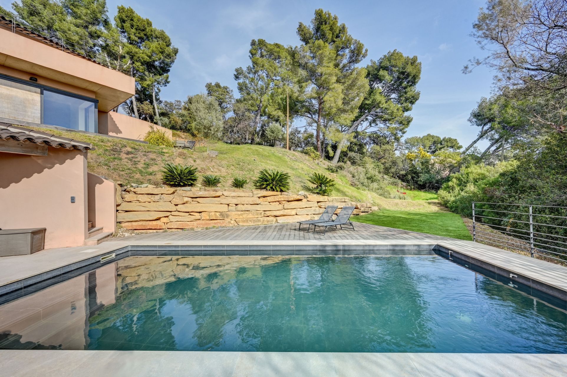 maison contemporaine 5 Pièces en vente sur LA SEYNE SUR MER (83500)