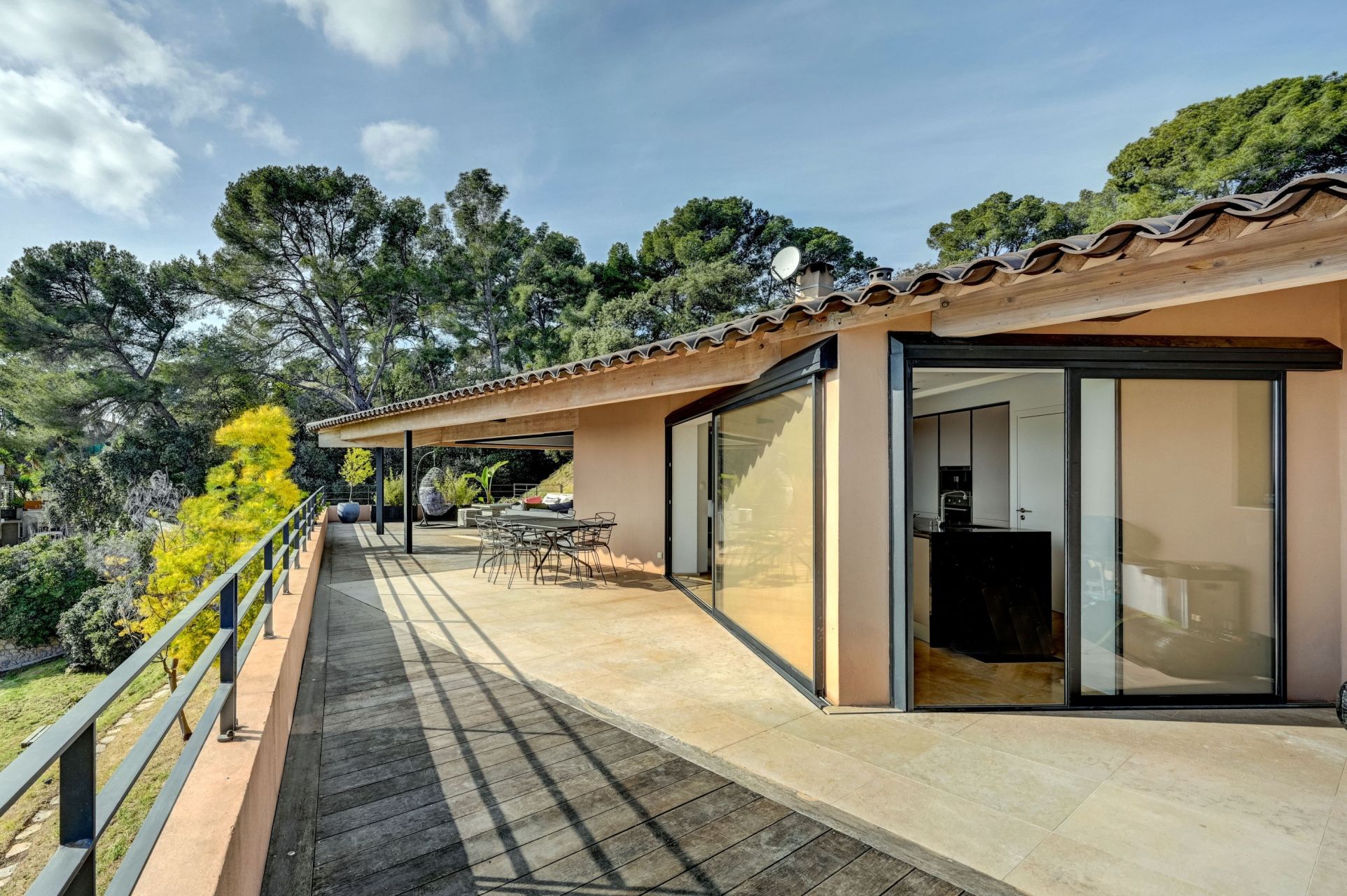 maison contemporaine 5 Pièces en vente sur LA SEYNE SUR MER (83500)