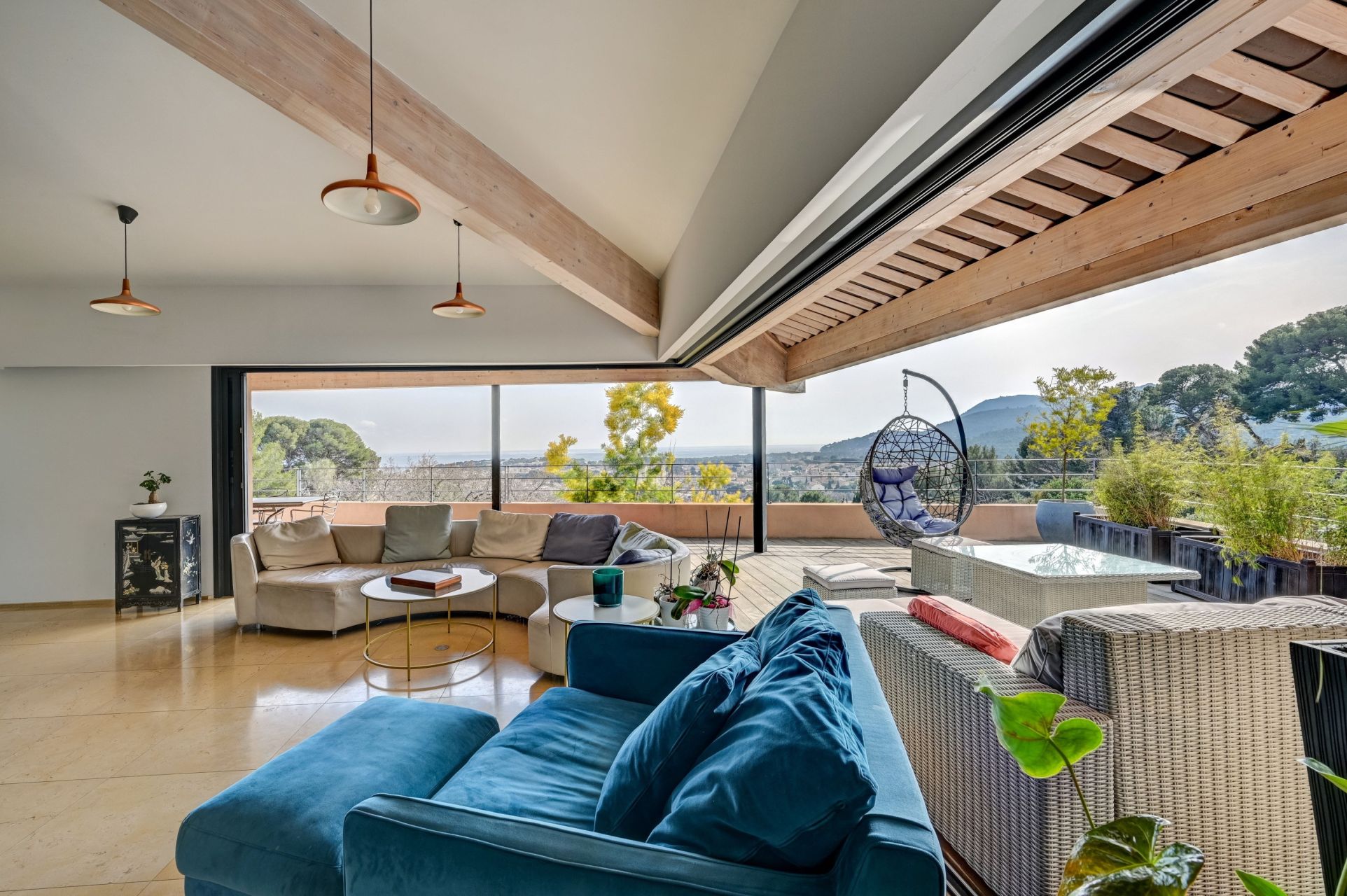 maison contemporaine 5 Pièces en vente sur LA SEYNE SUR MER (83500)