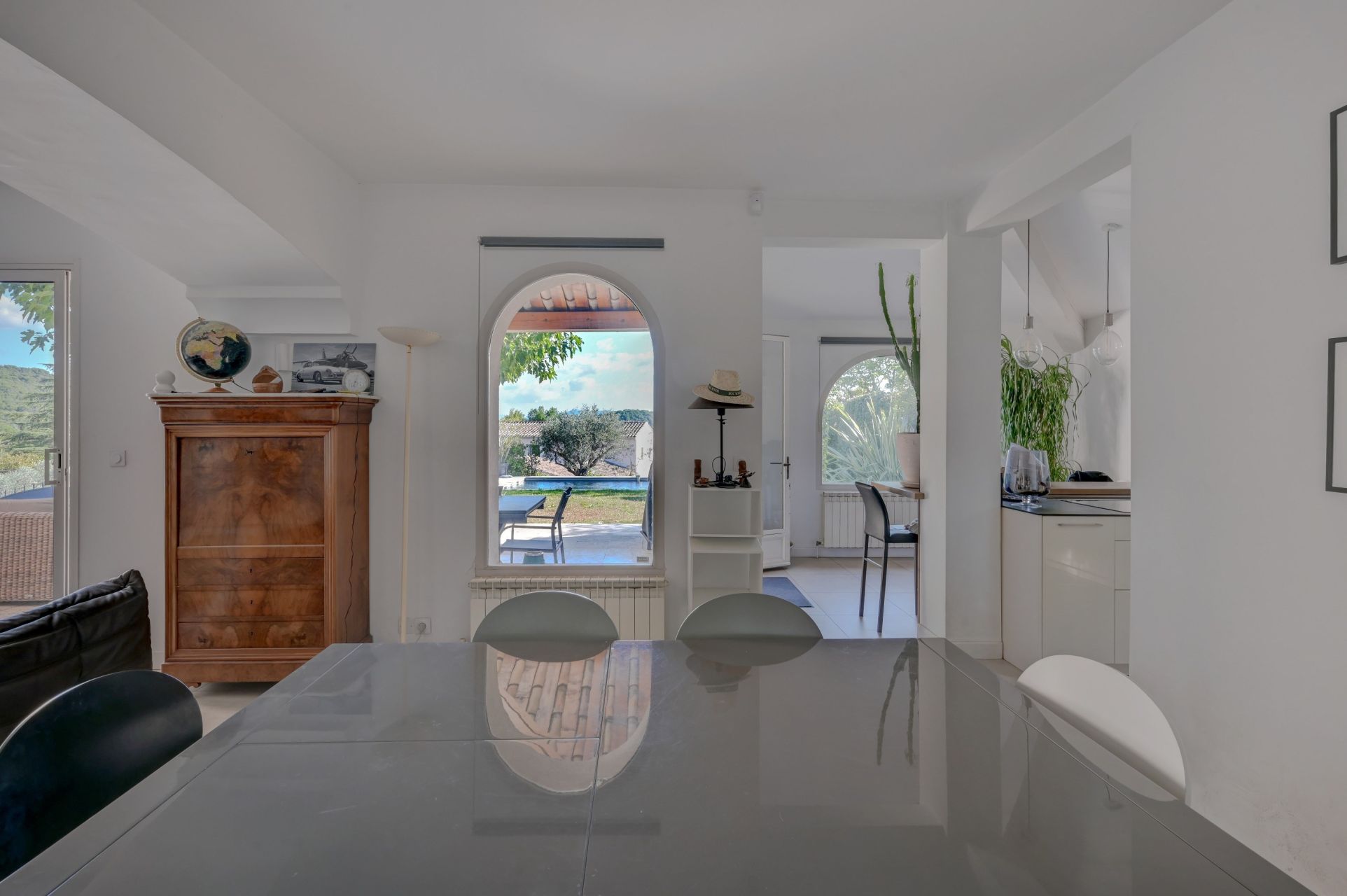 luxury house 5 Rooms for sale on AIX EN PROVENCE (13100)