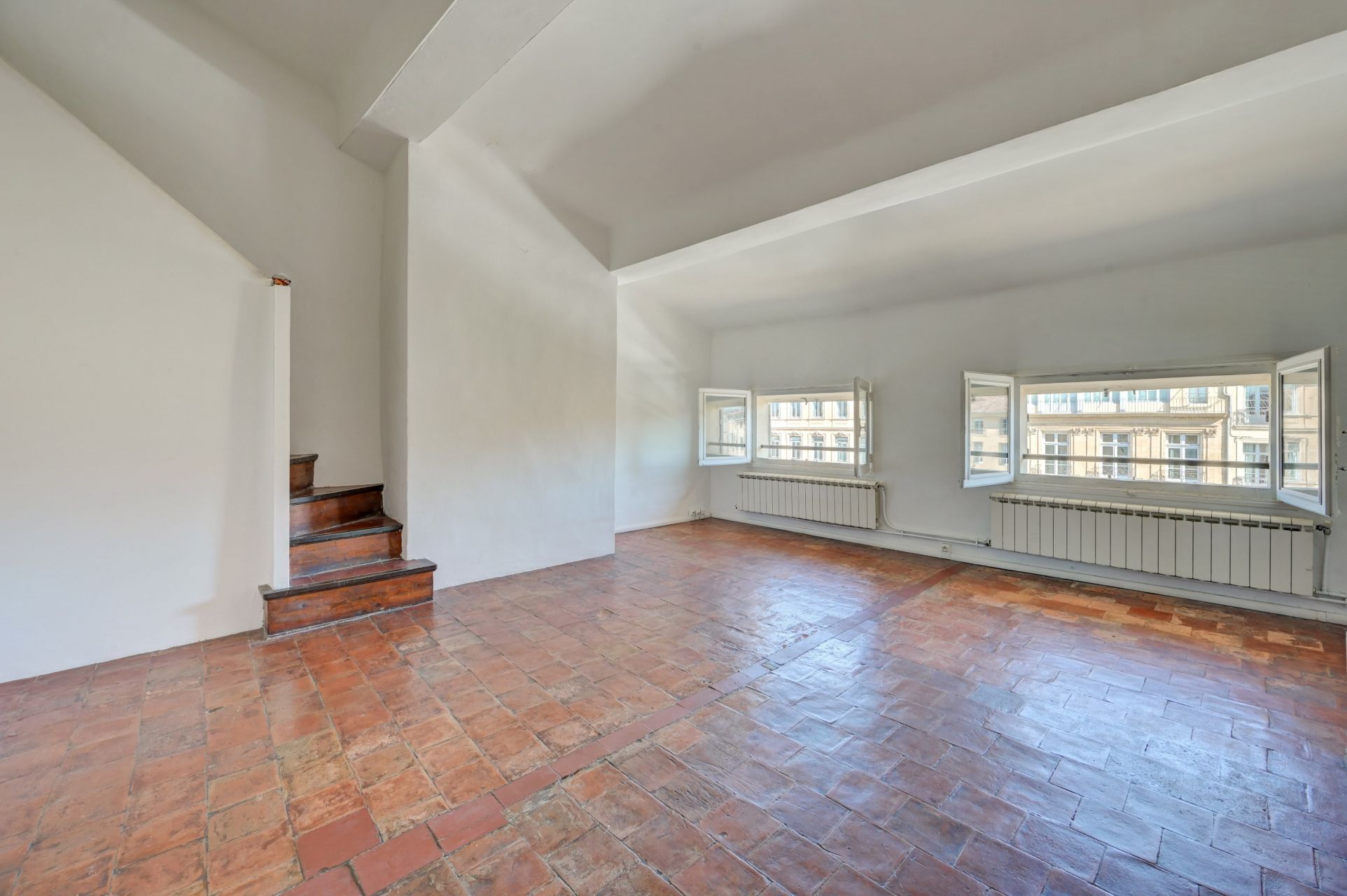 luxury apartment 5 Rooms for sale on AIX EN PROVENCE (13100)