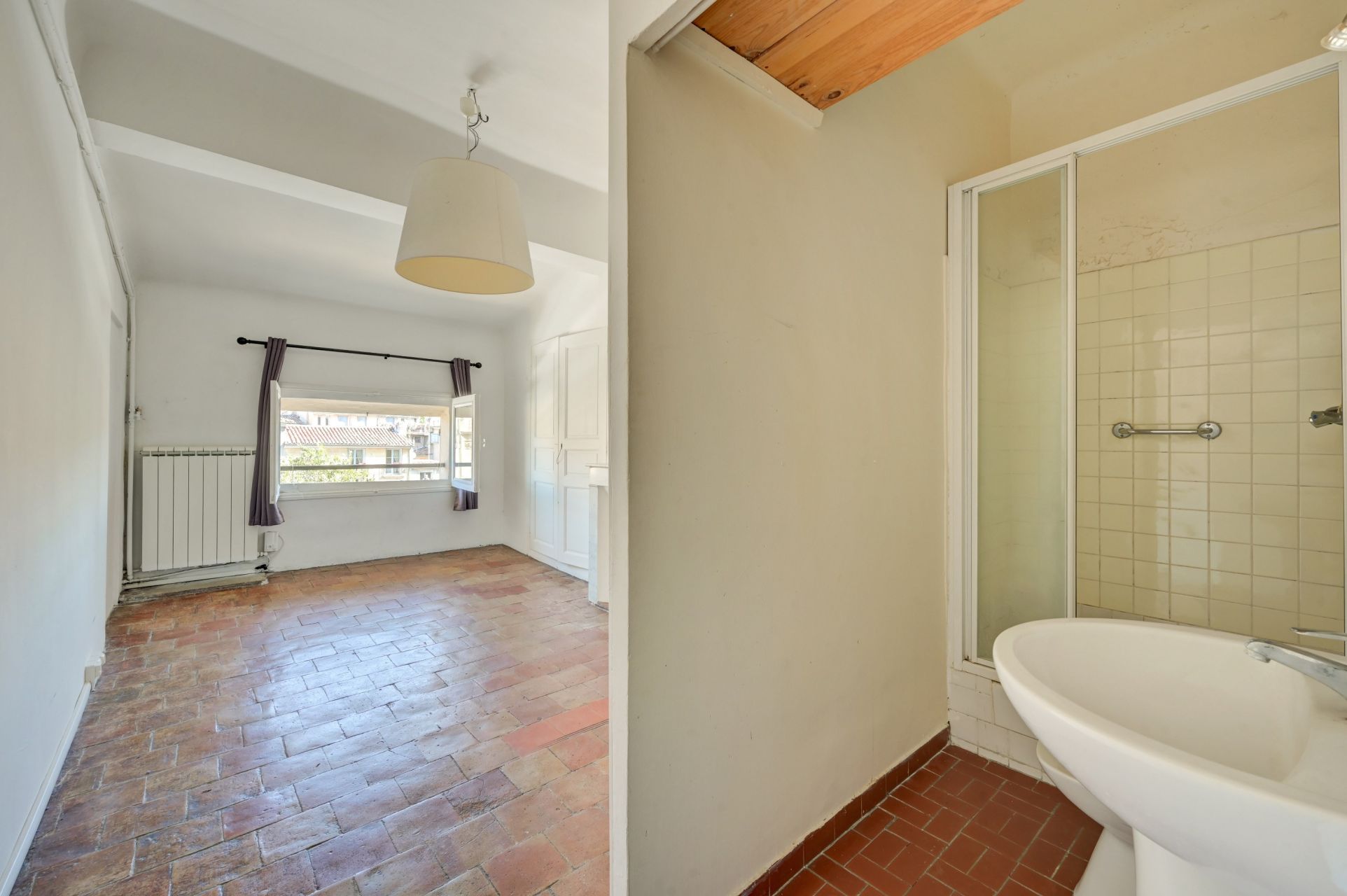 luxury apartment 5 Rooms for sale on AIX EN PROVENCE (13100)