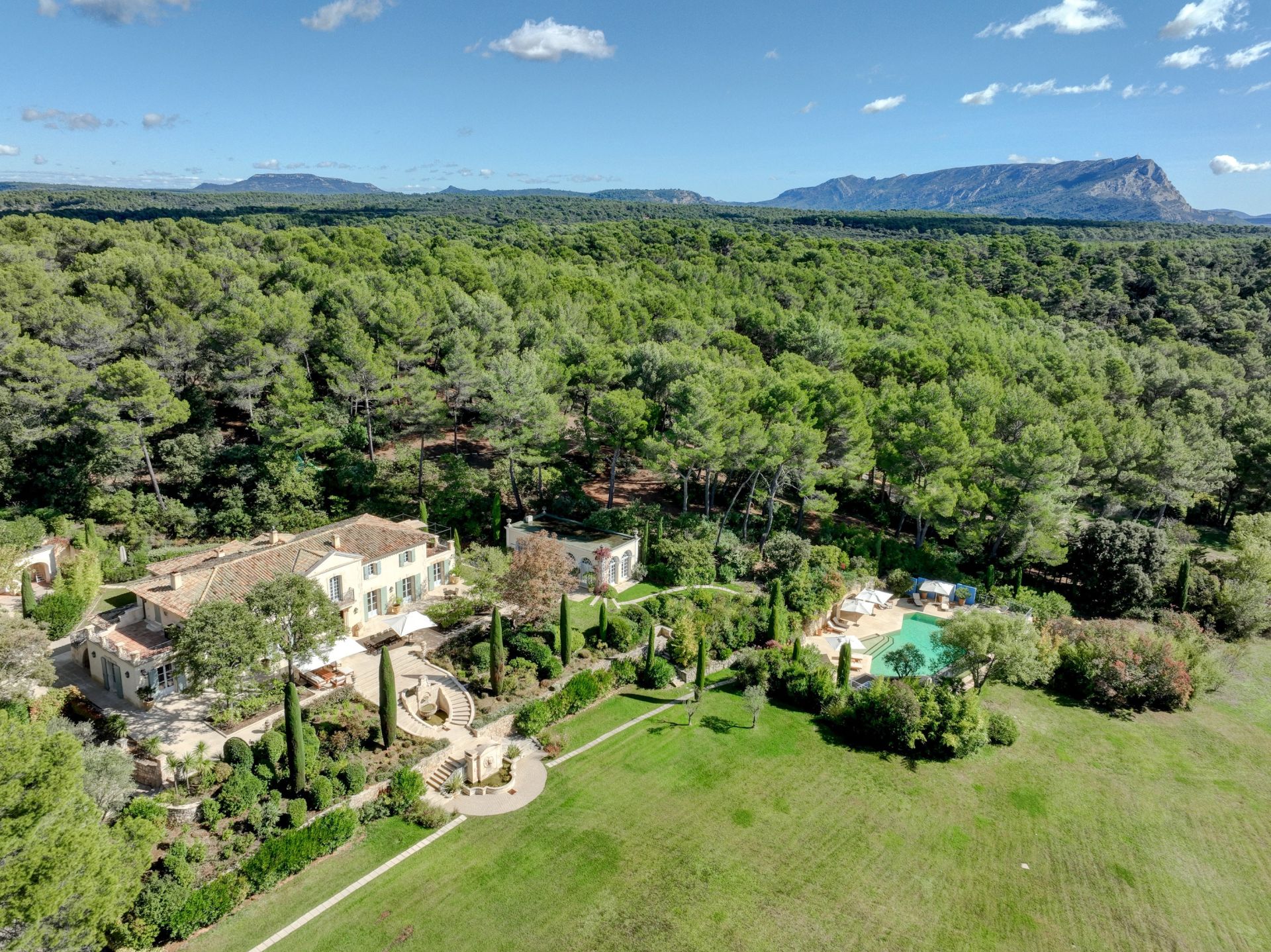 maison de luxe 16 Pièces en vente sur AIX EN PROVENCE (13100)